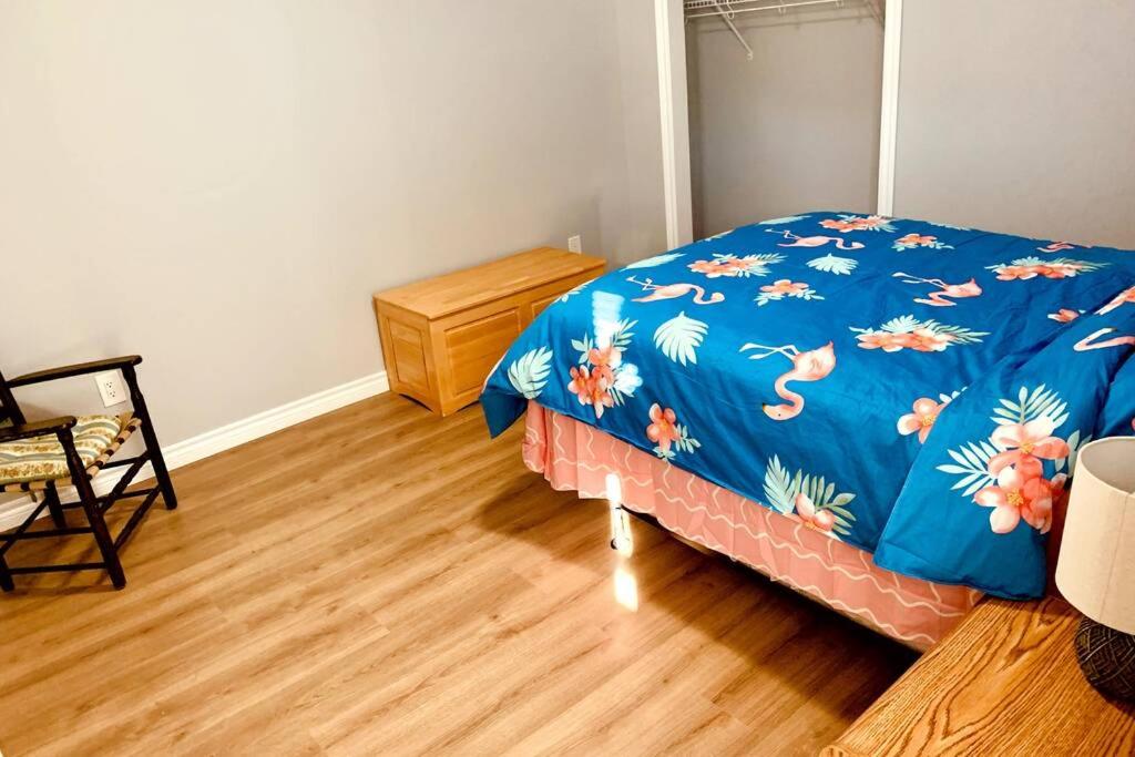Waterfront 3-bedroom cottage with great view