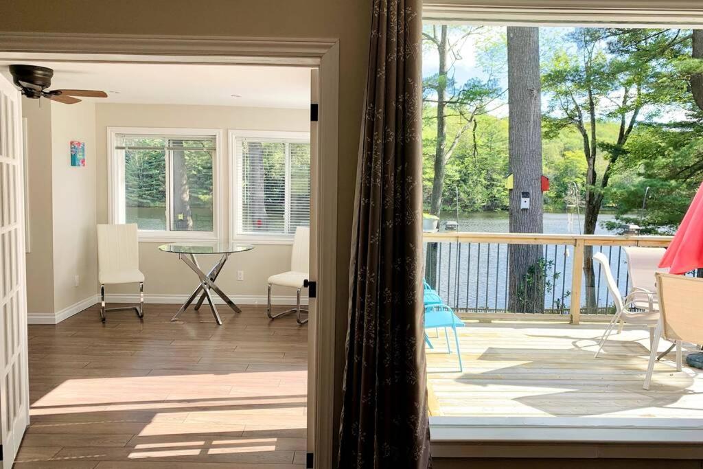 Waterfront 3-bedroom cottage with great view