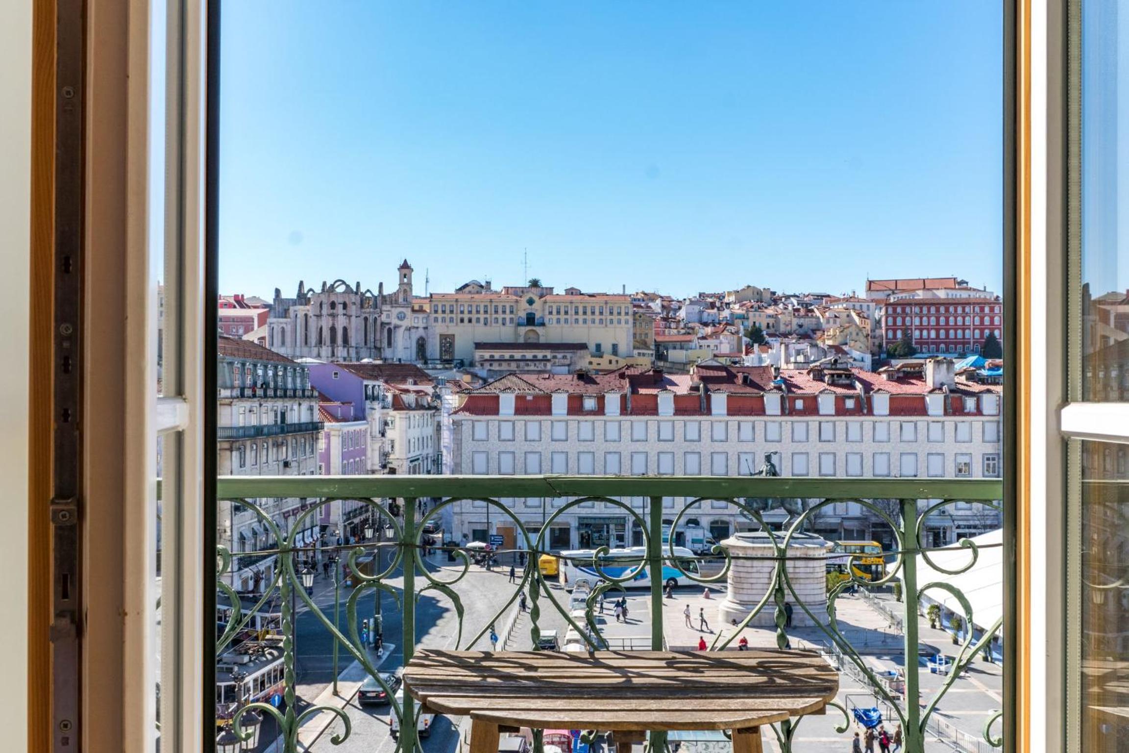Lisbon Heart Apartments - Yellow Apartment by LovelyStay