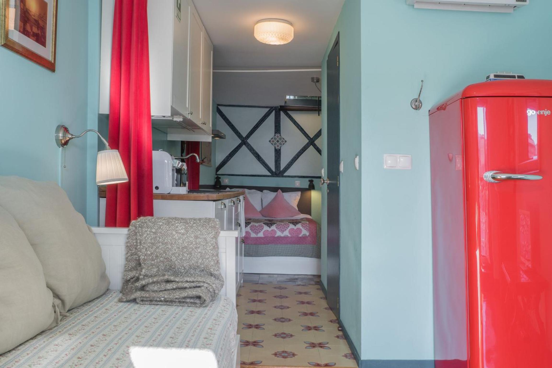 Lisbon Heart Apartments - White Apartment by LovelyStay view 4