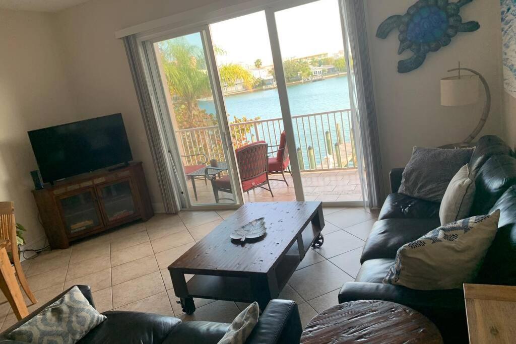 Luxury and Spacious Waterside Getaway view 2