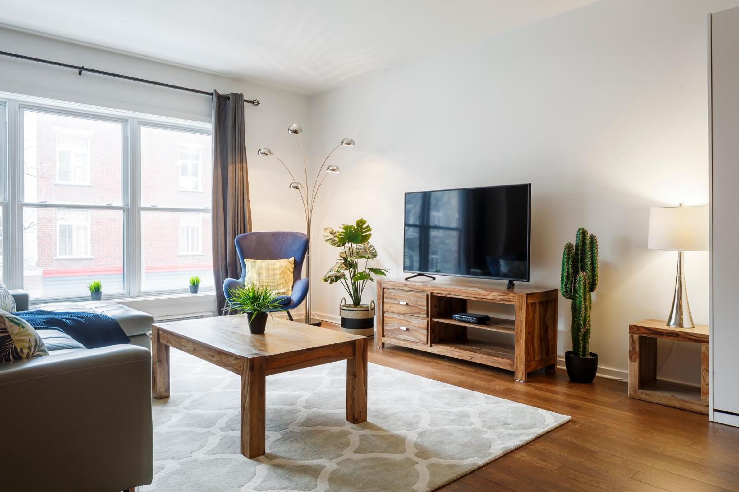 Suite Mont-Royal by MTLVacationRentals - Image 3