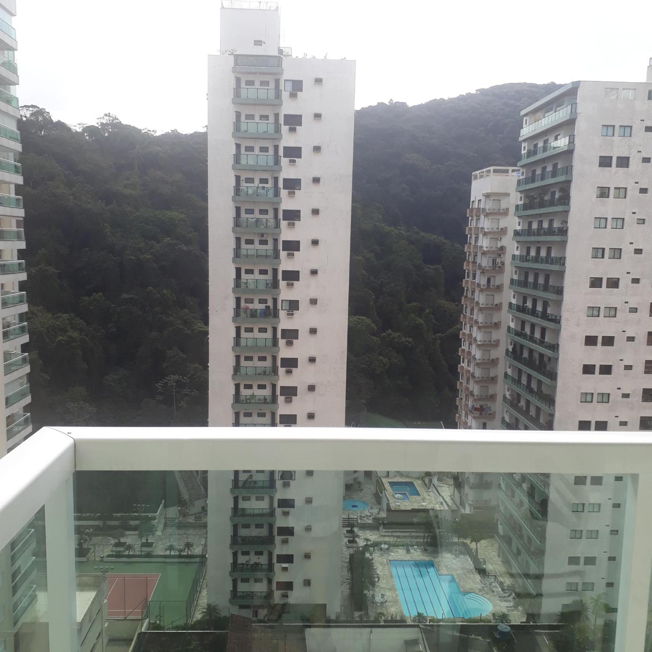 Guaruja ap lindo 200 m da praia view 3