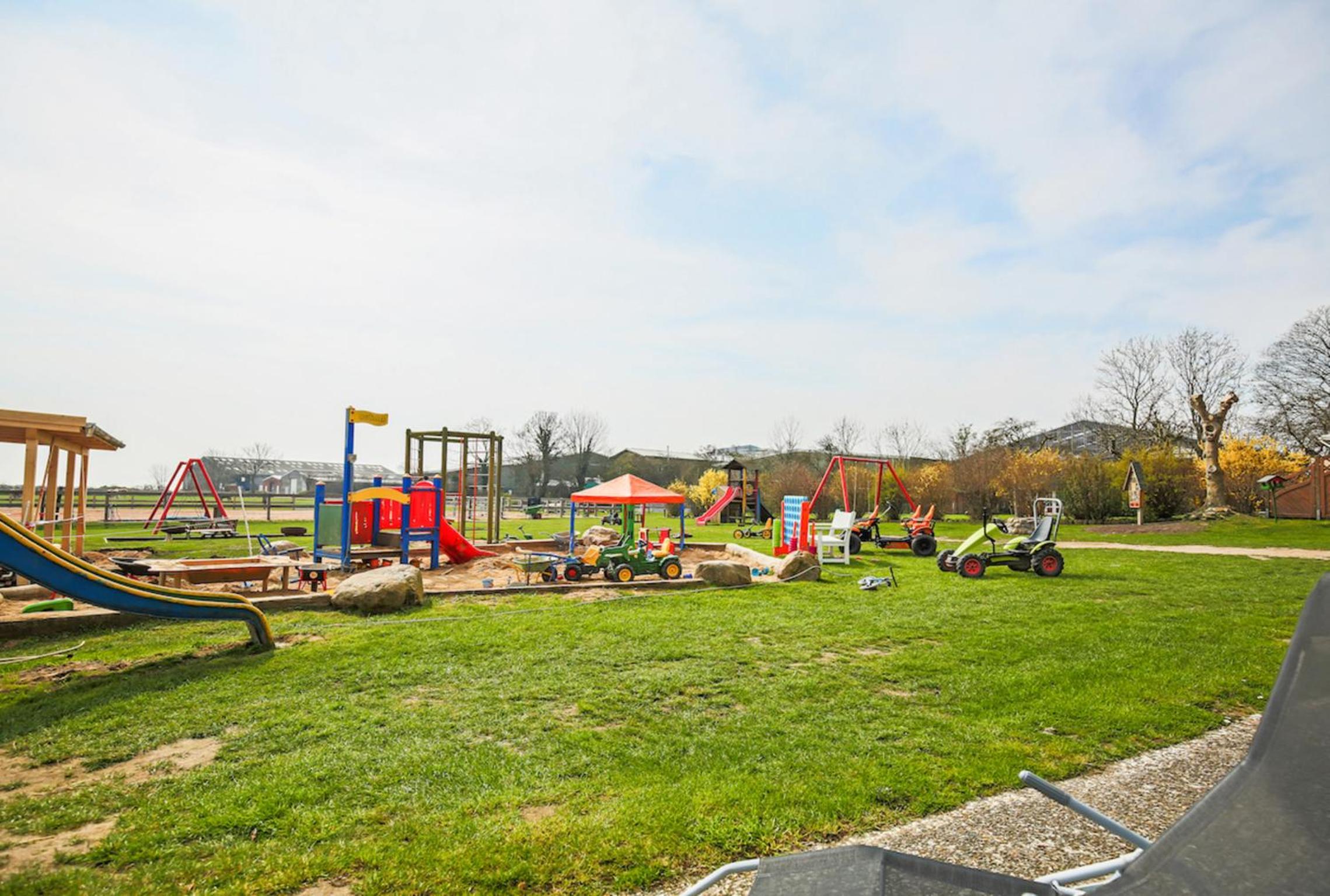 Ferienhof Büdlfarm - Treckerschuppen