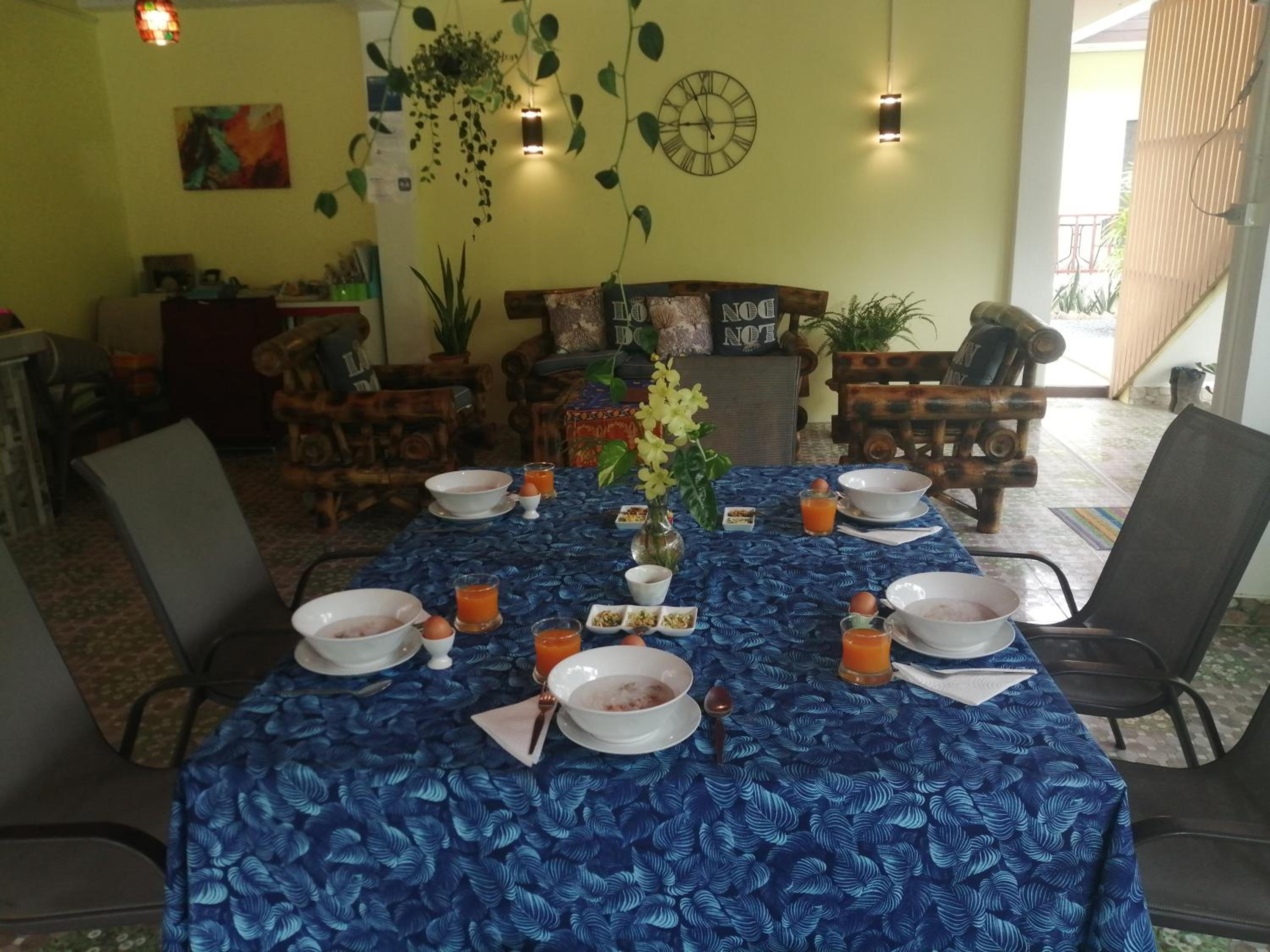 Bed & Breakfast To-Co