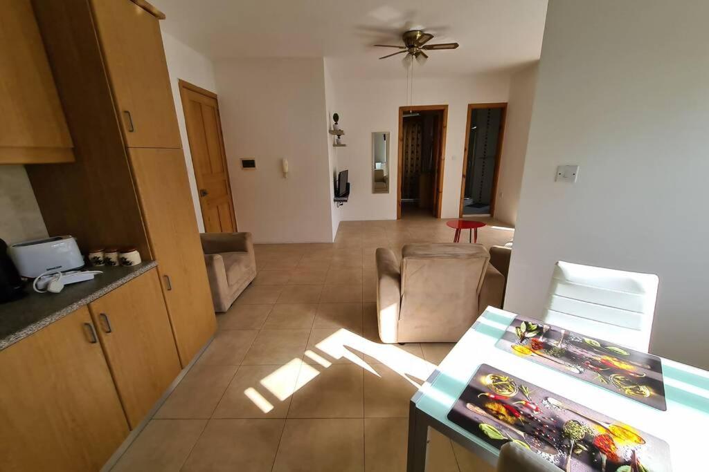 Bugibba Corner Apartment stone away from the sea photo 3