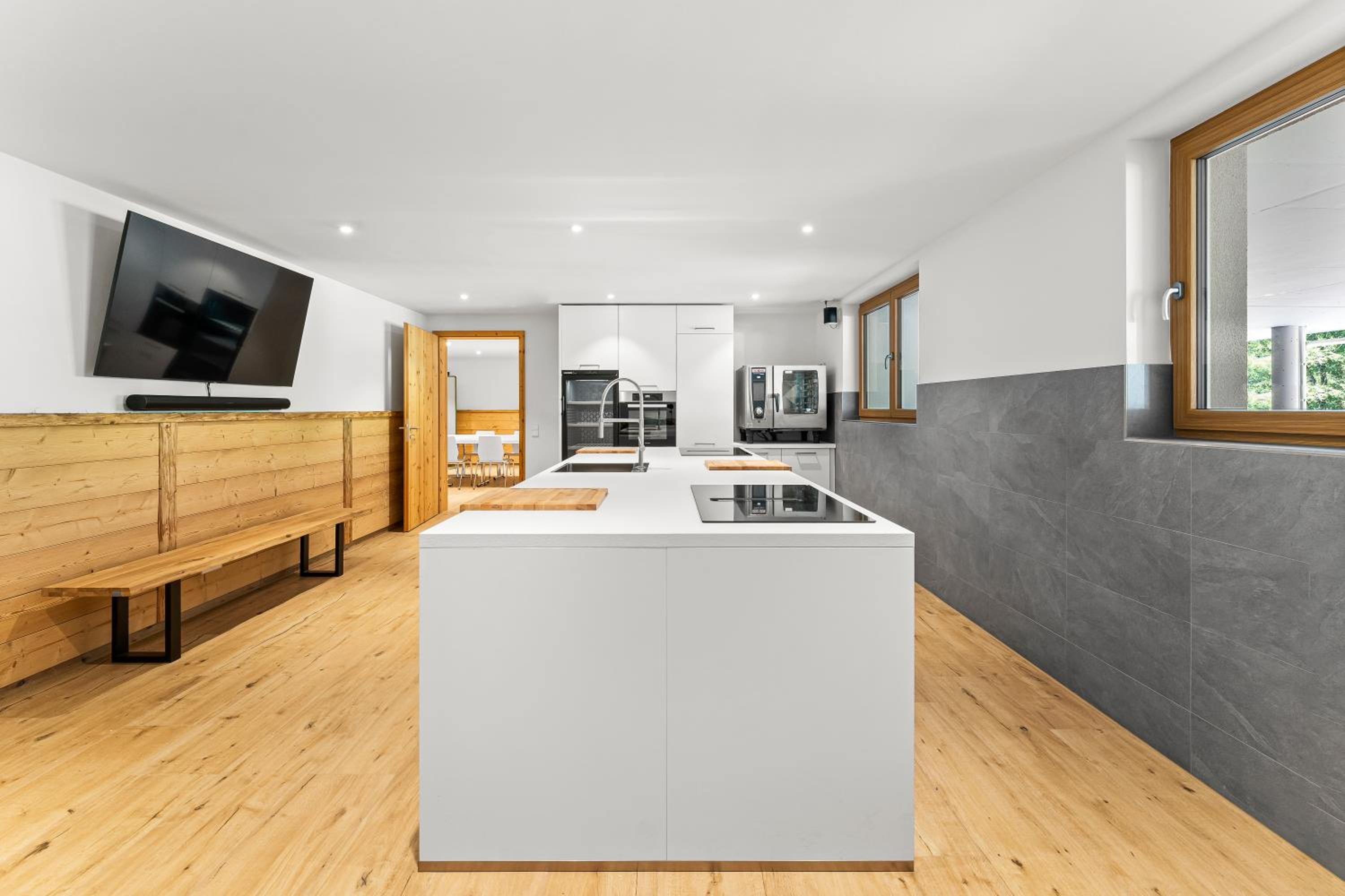 SCHWARZENBACH - Apartments & Rooftop Pool