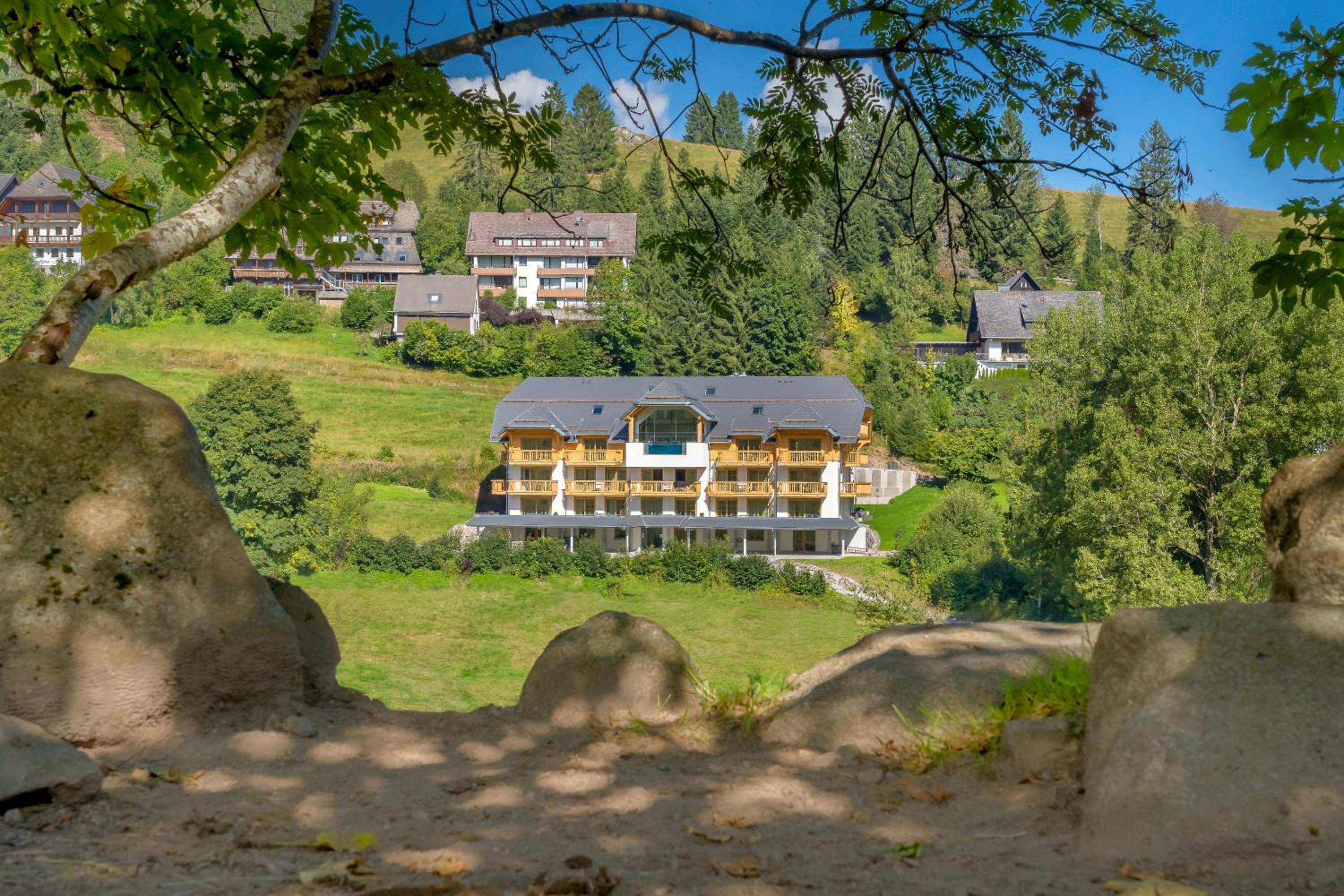 SCHWARZENBACH - Apartments & Rooftop Pool