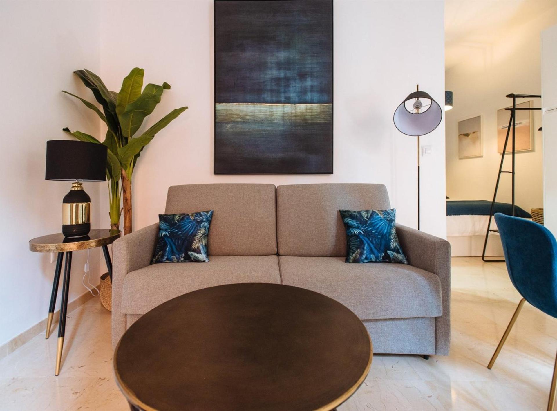 Chiqui and Vicente Suite Apartments view 4