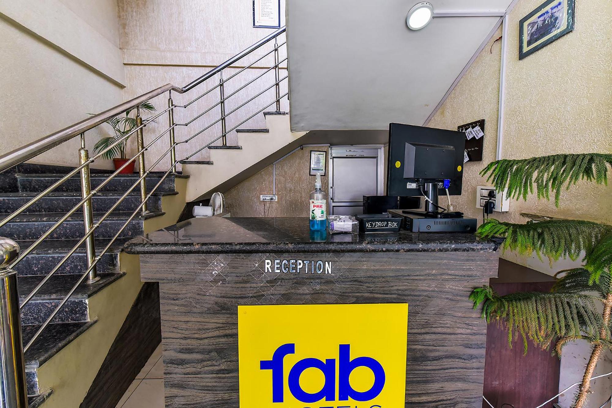Lobby & Reception