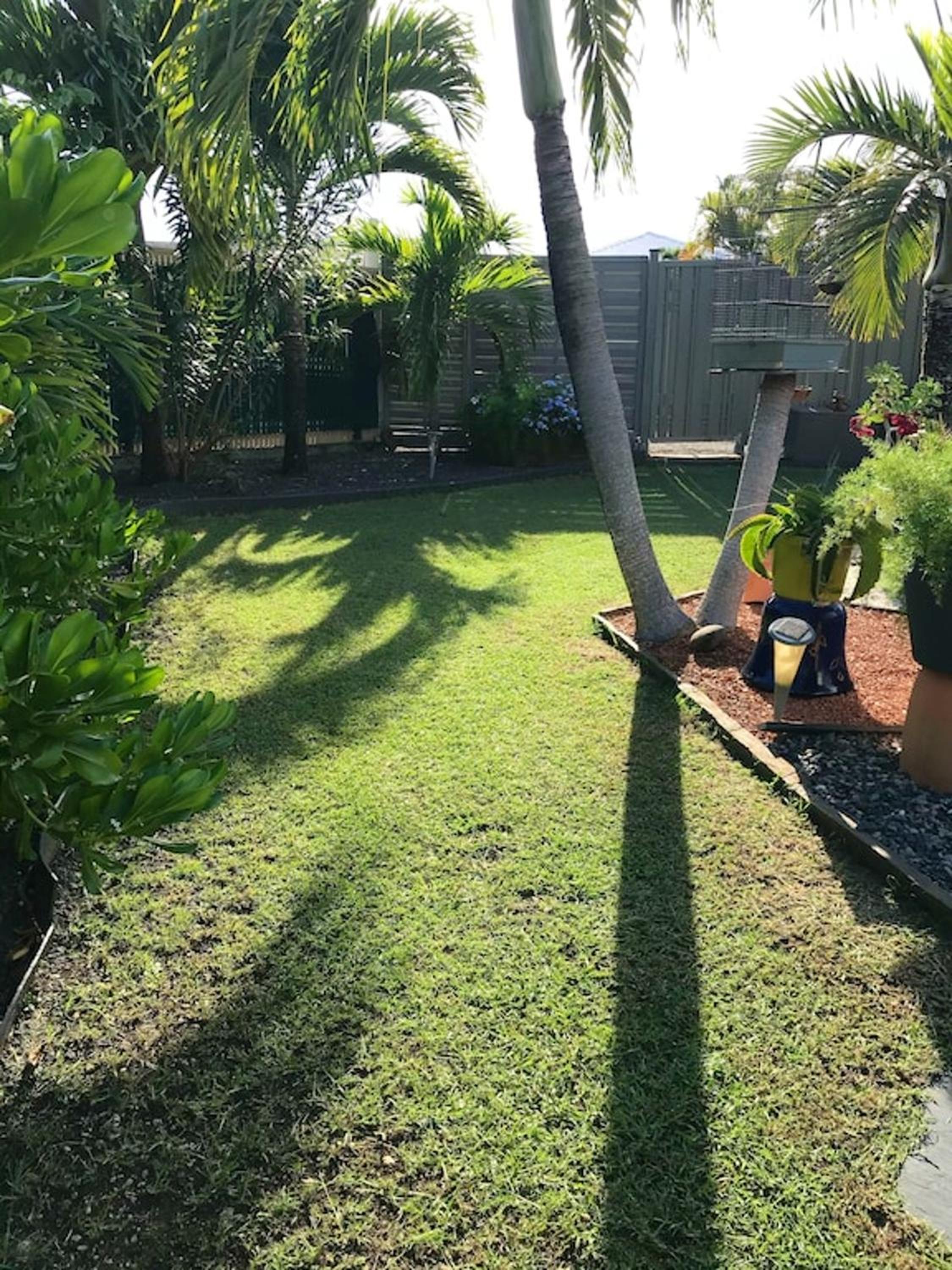 Bungalow charmant a St Francois + piscine view 2