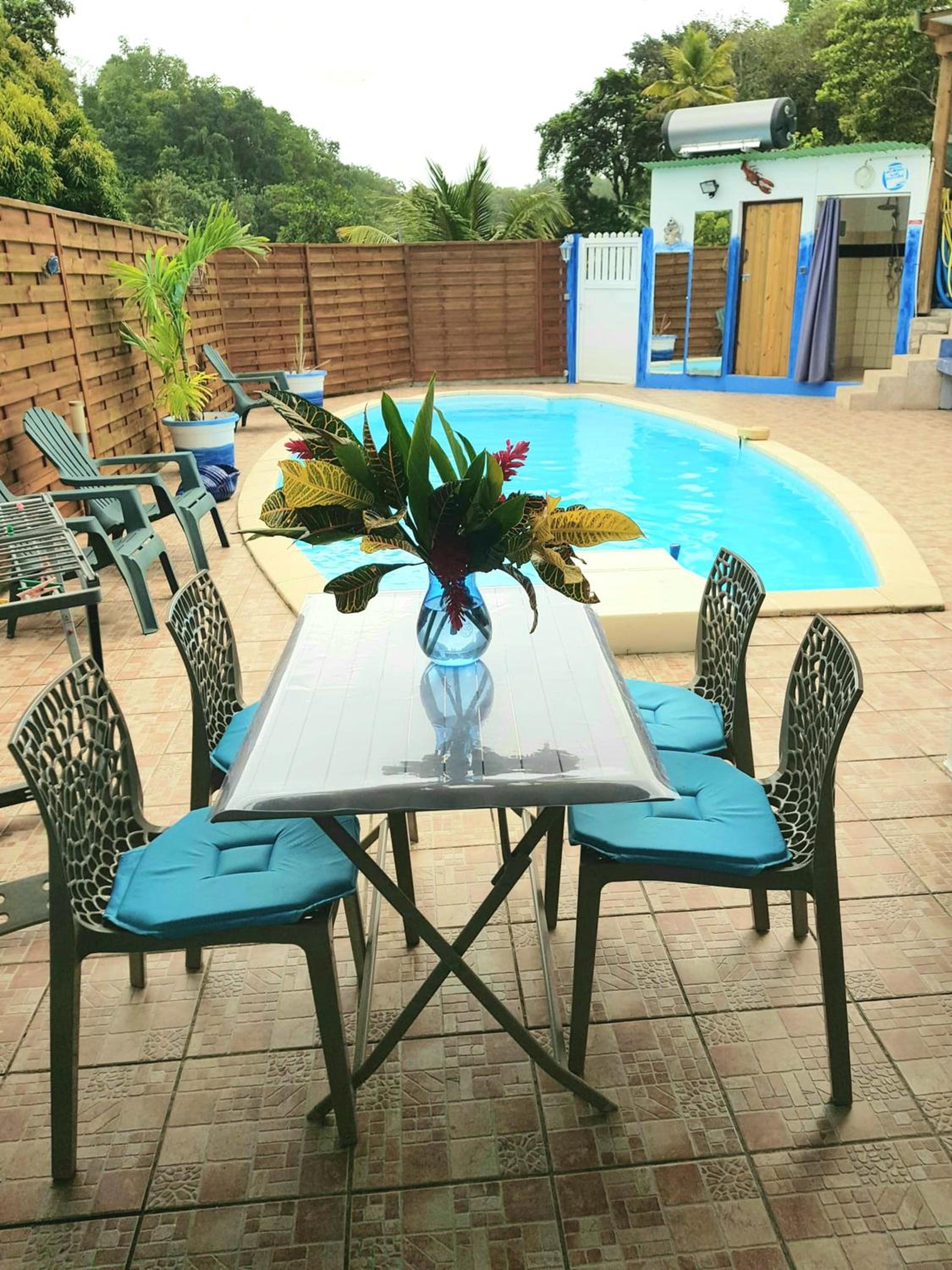 Maison cosy Les Abymes avec piscine view 3