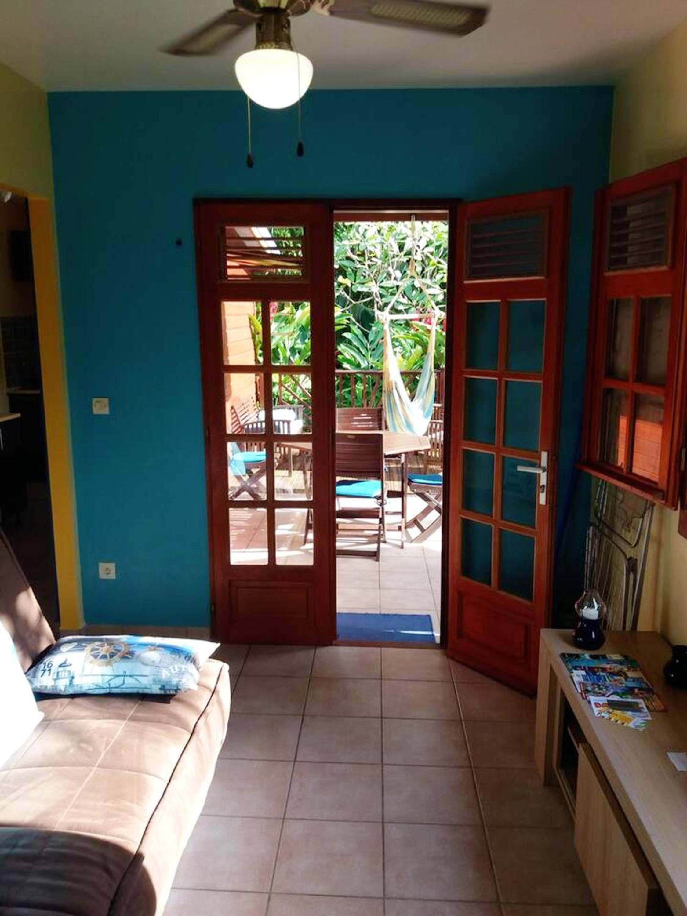 Bungalow charmant à Pointe-Noire avec piscine partagée view 3
