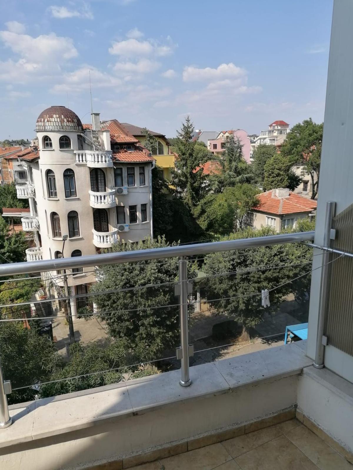 Апартамент - студио в кв Сарафово с морски изглед