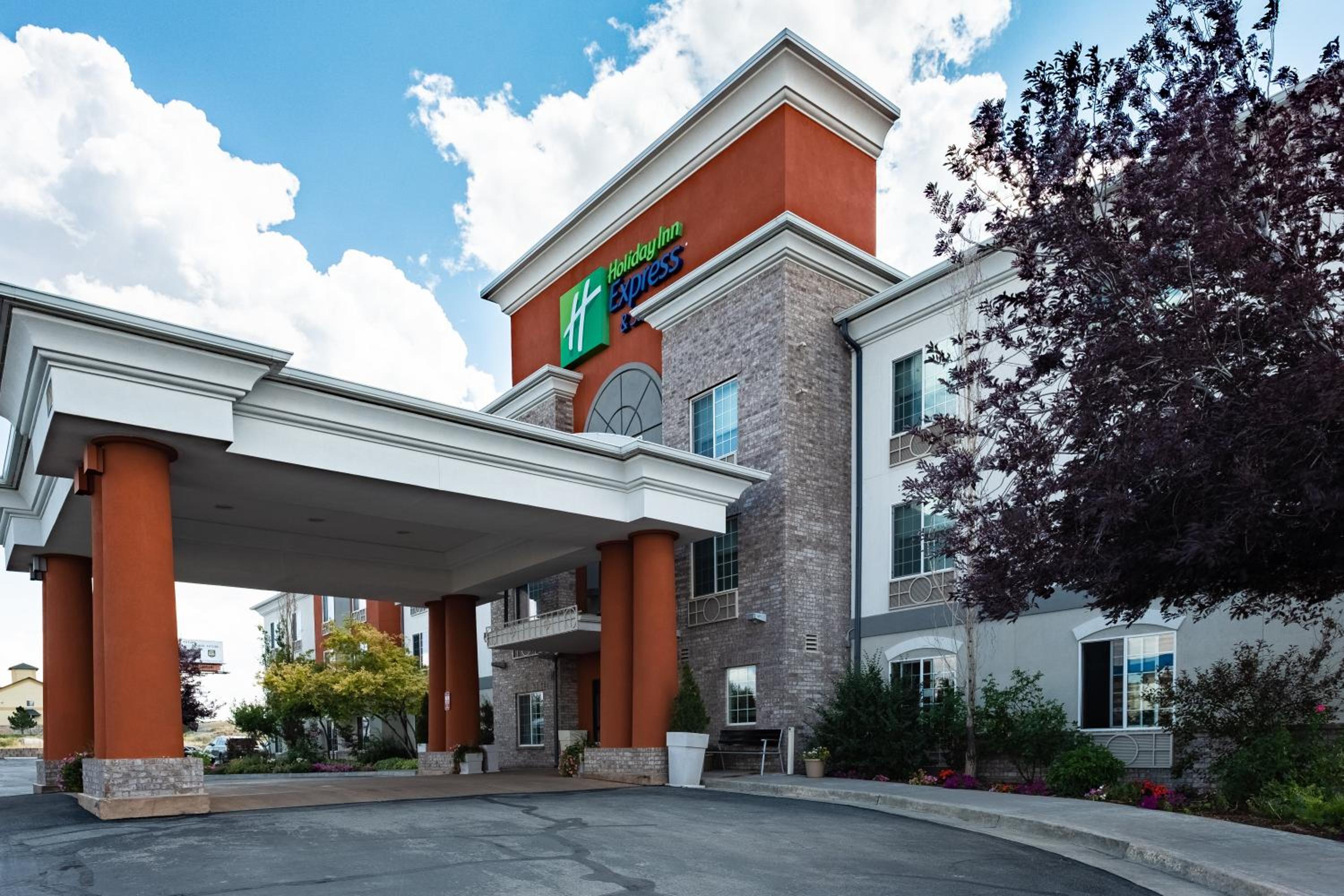 Evanston Vacations - Holiday Inn Express Hotel  Suites Evanston, an IHG Hotel - Property Image 8