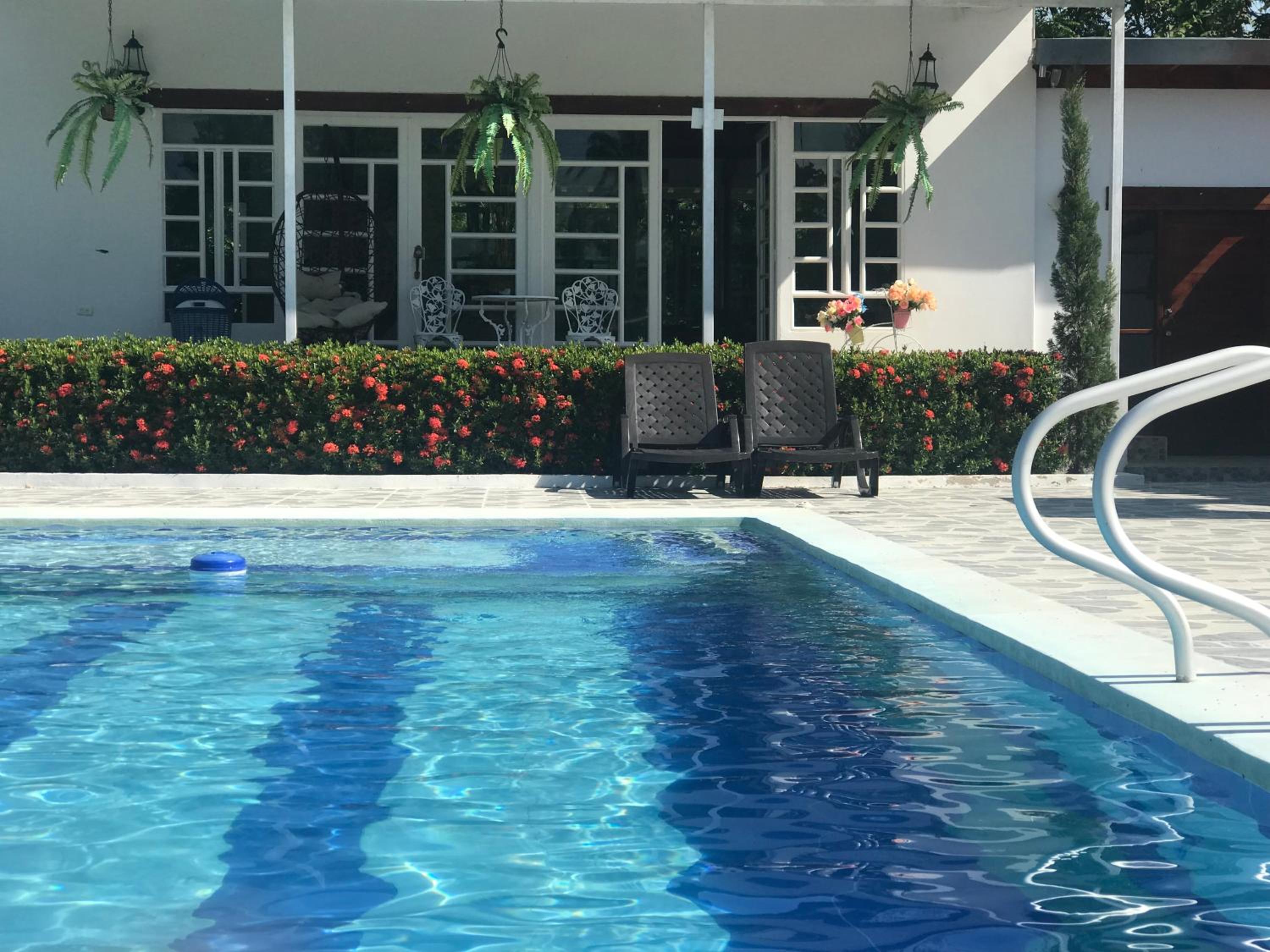 Hermosa Casa de campo grande con aire acon,wifi,piscina,billar !villa ensueño !