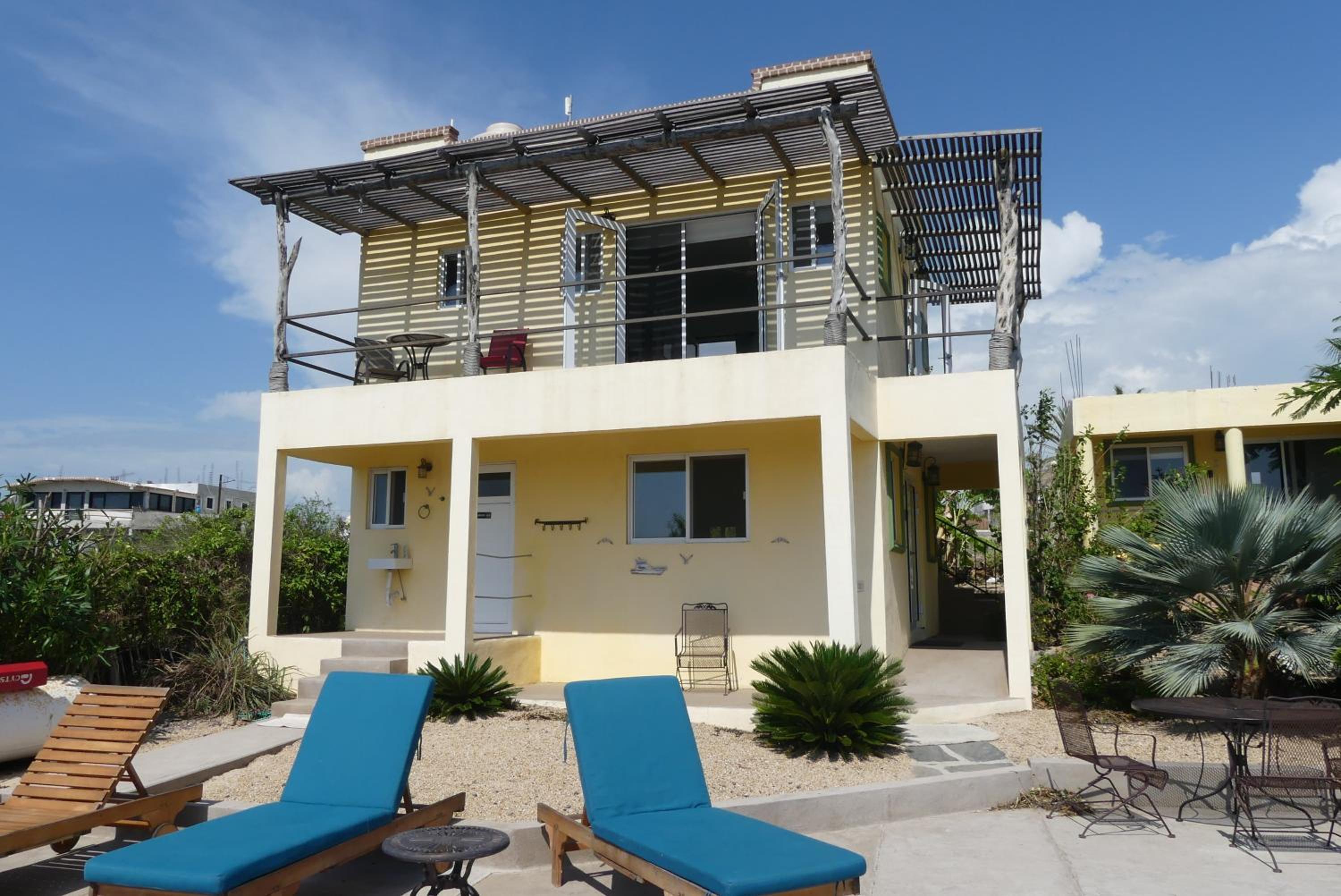 Casa Flores Casitas