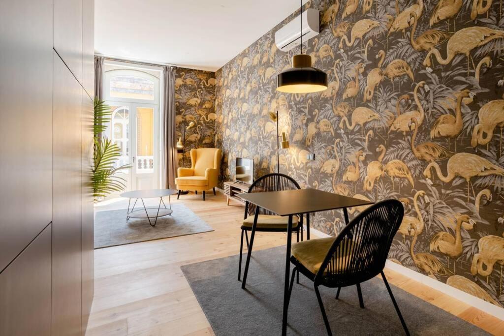 BOUTIQUE Rentals-Art & Charm II Apt w/ Terrace view 3