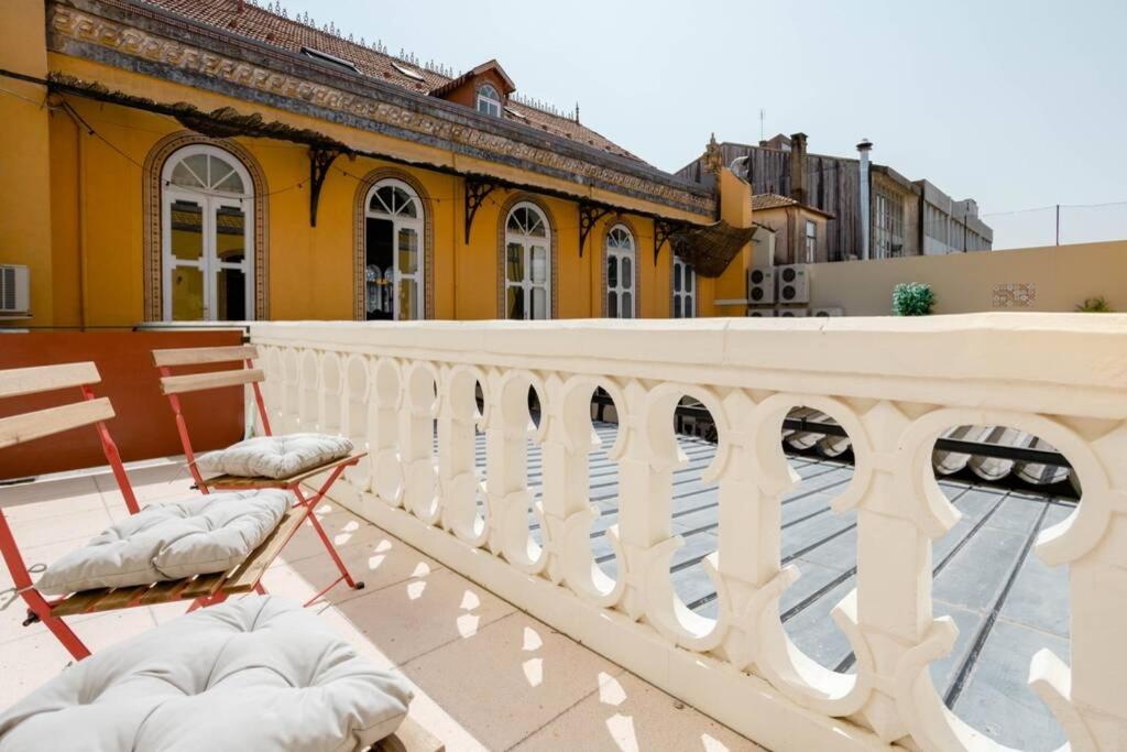 BOUTIQUE Rentals-Art & Charm II Apt w/ Terrace view 2