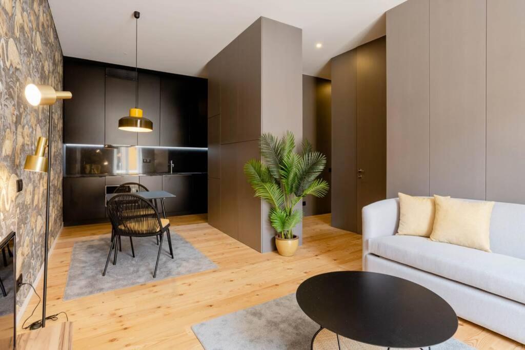 BOUTIQUE Rentals-Art & Charm II Apt w/ Terrace view 5