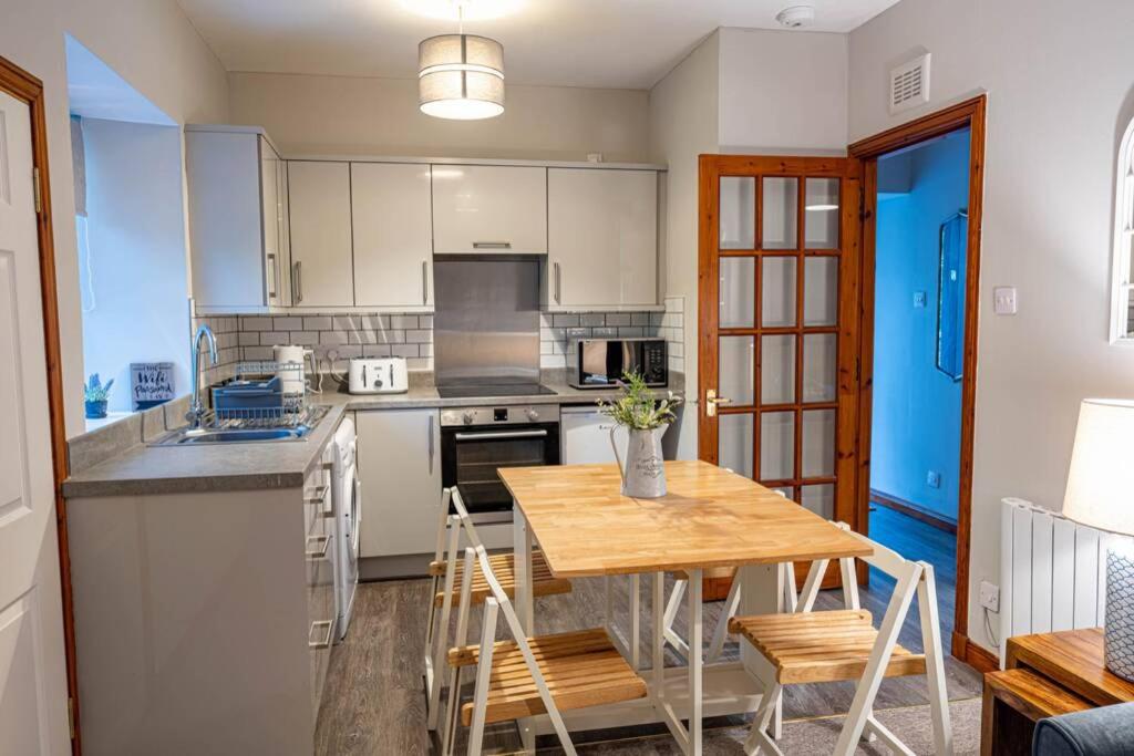 Cozy Town Centre Apartment view 2