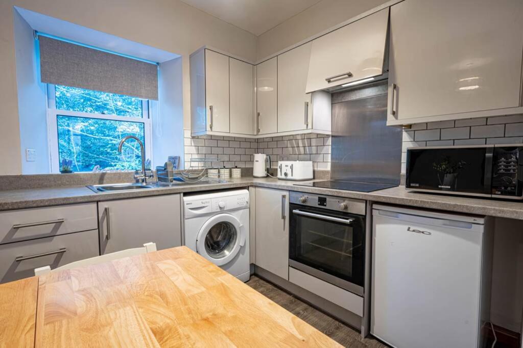 Cozy Town Centre Apartment view 5