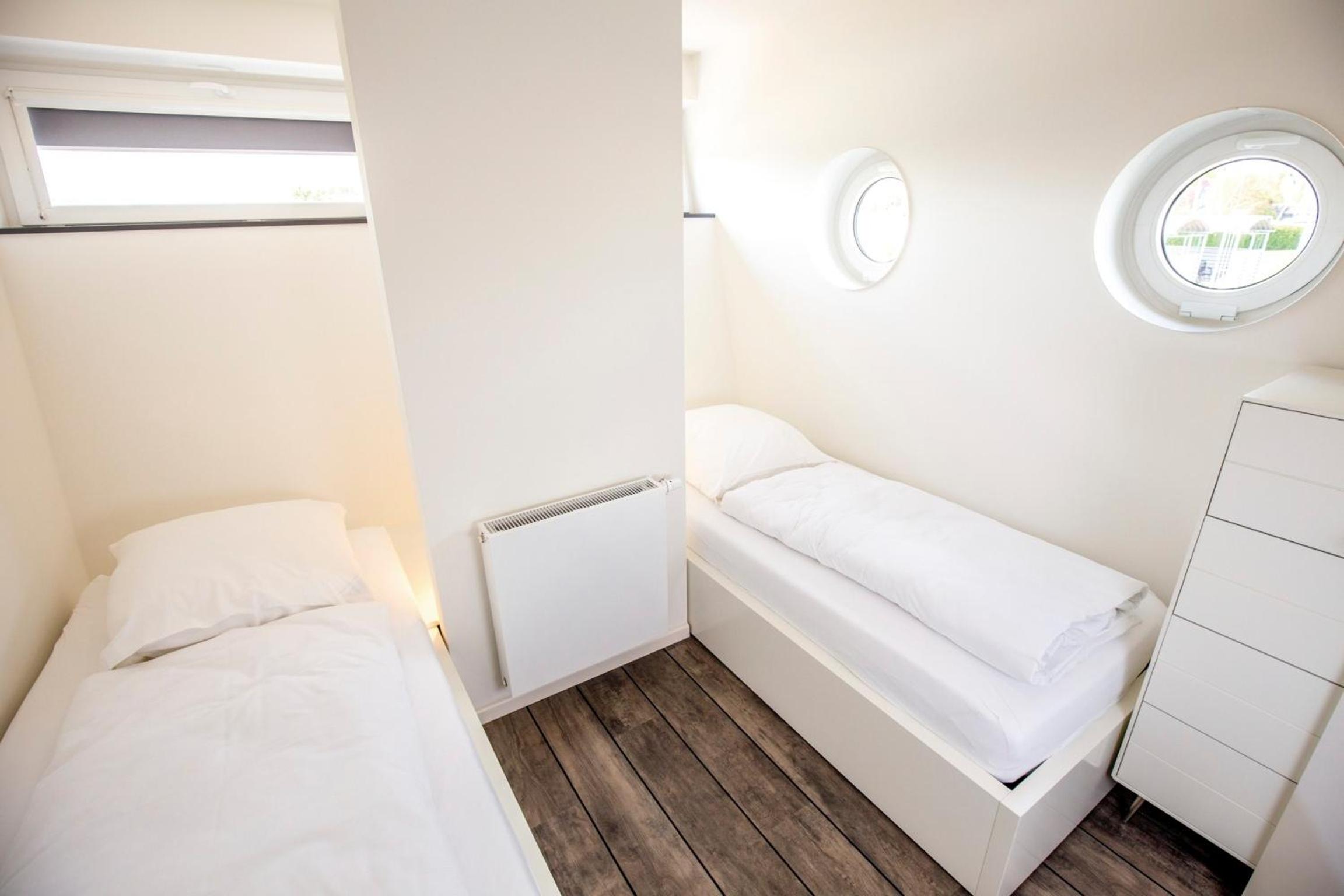 KYST 5410 Floating Home 2