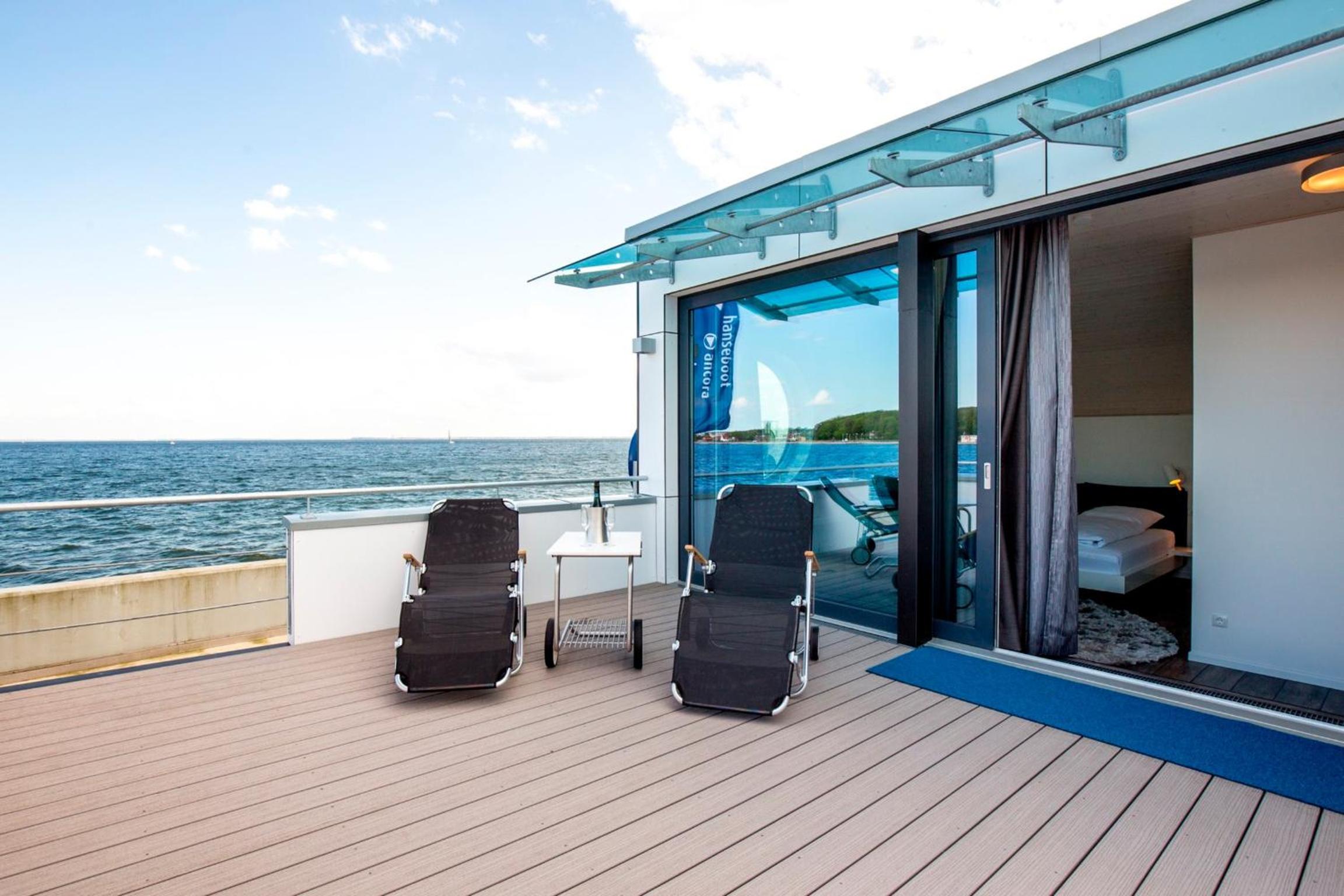 KYST 5410 Floating Home 2