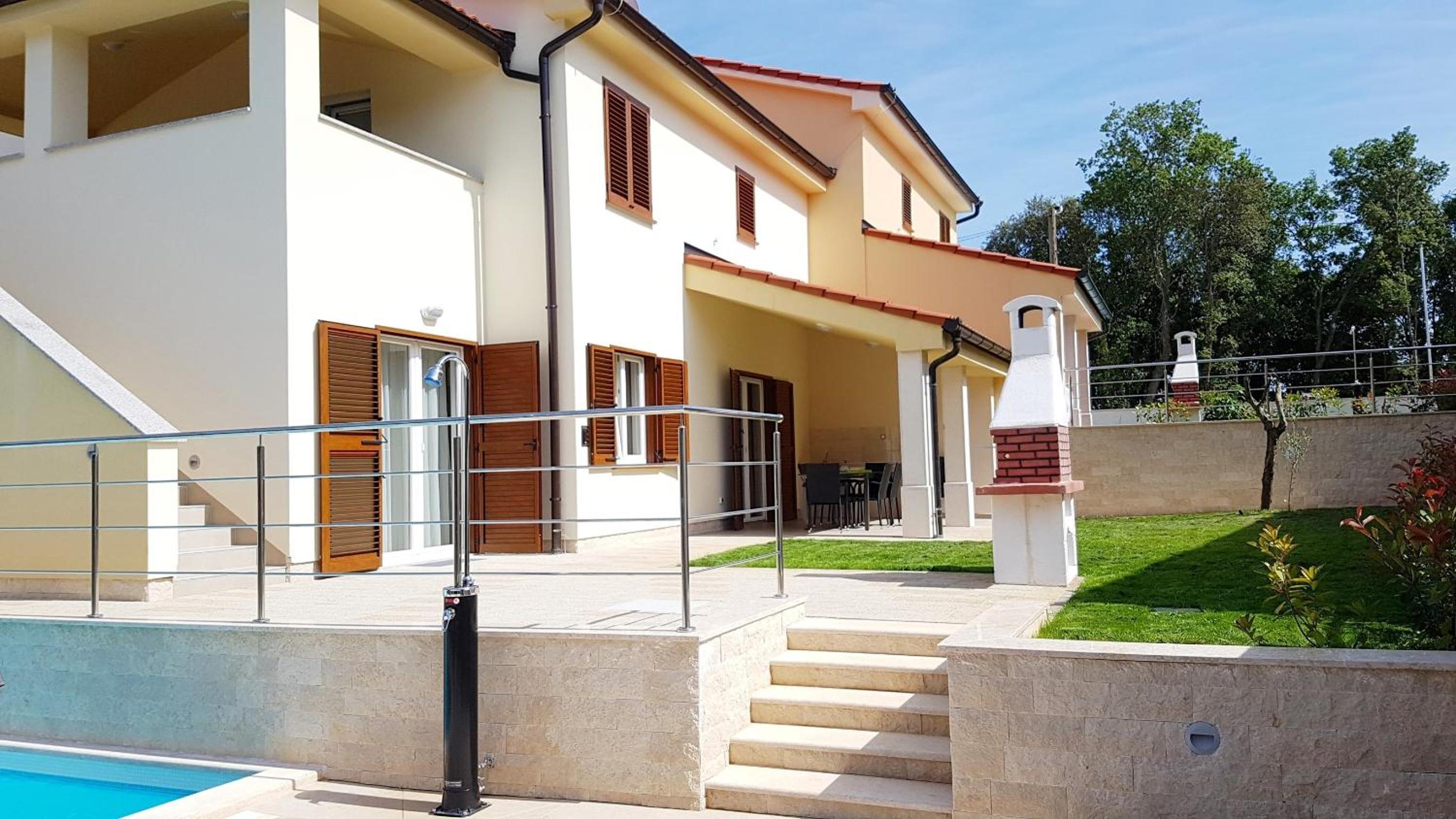 Villa Aurora mit POOL en Banjole