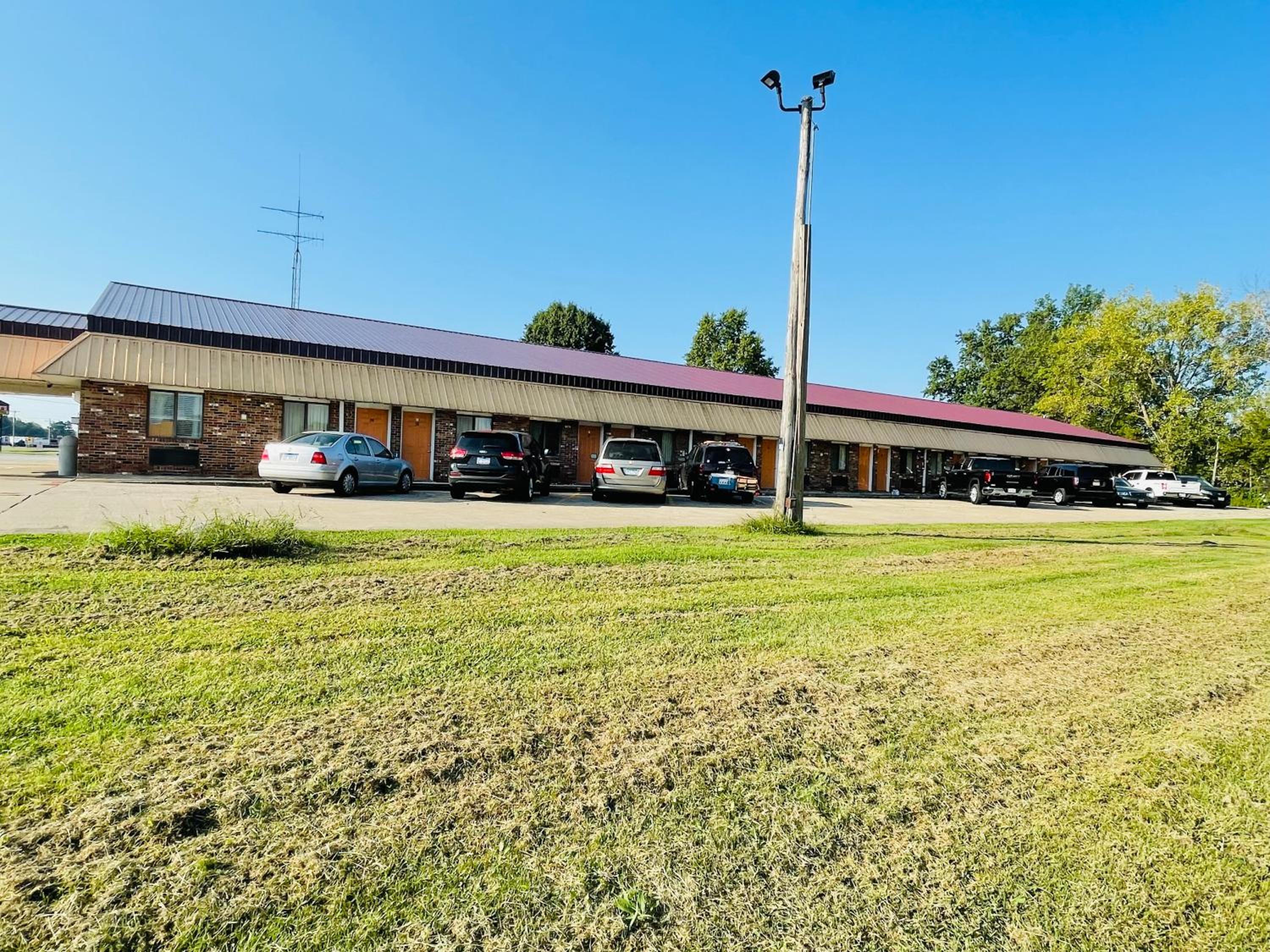 Budget Host Inn