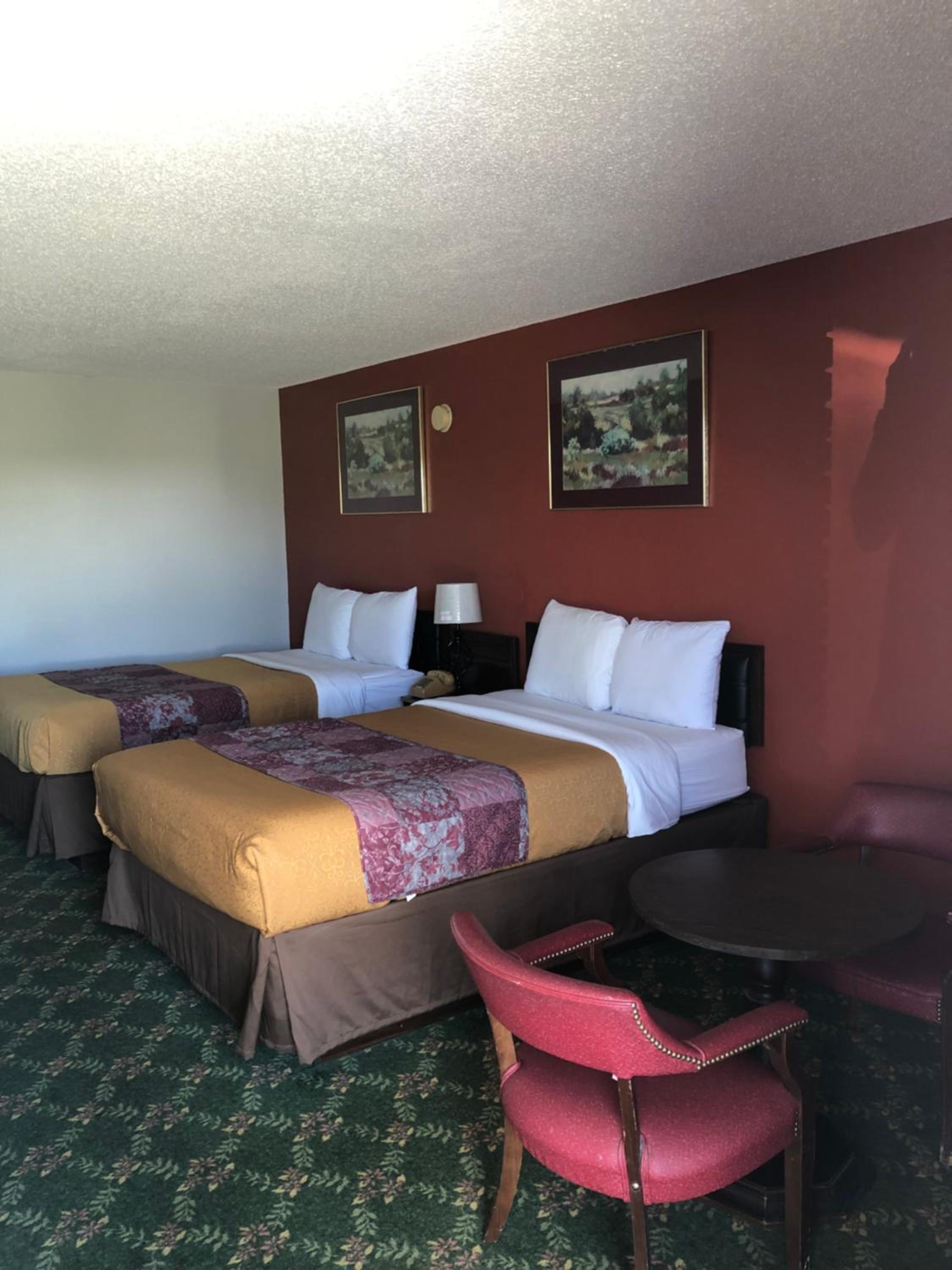 Budget Host Inn