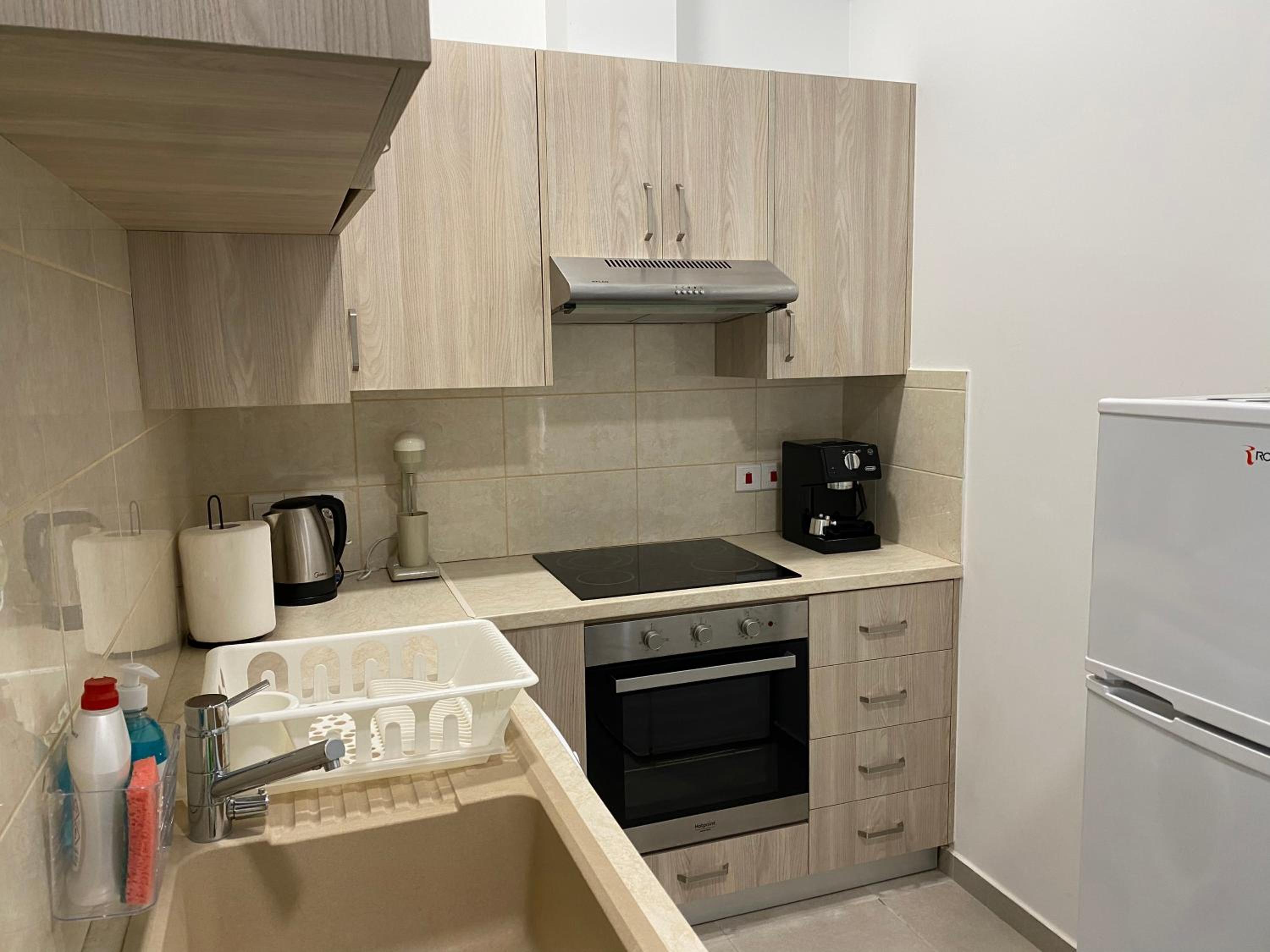 Modern City Center Apartment Saripolou 2