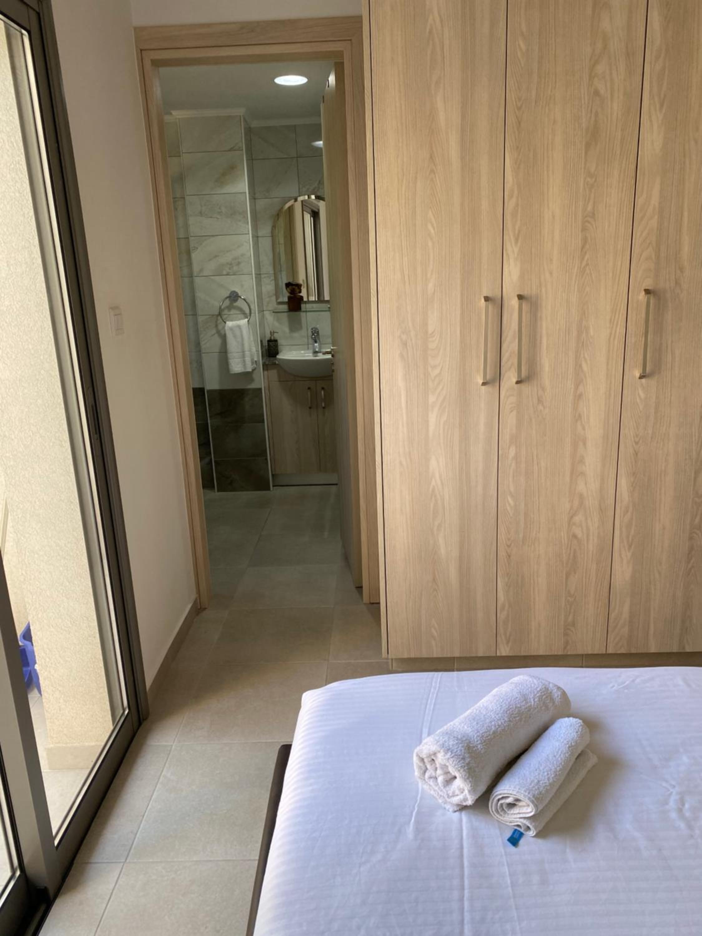 Modern City Center Apartment Saripolou 2
