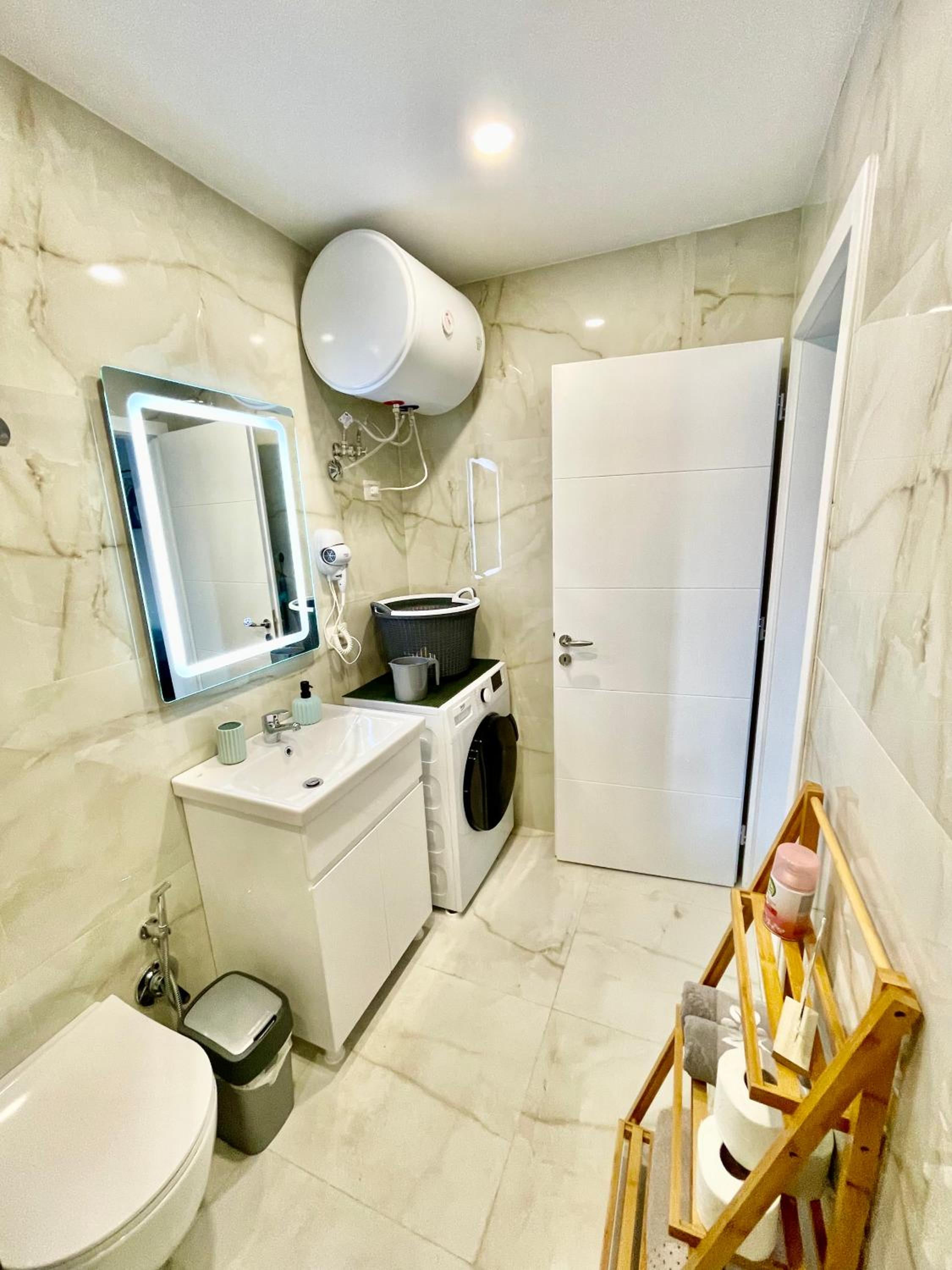 Central Studio Apartment 1, Tirana