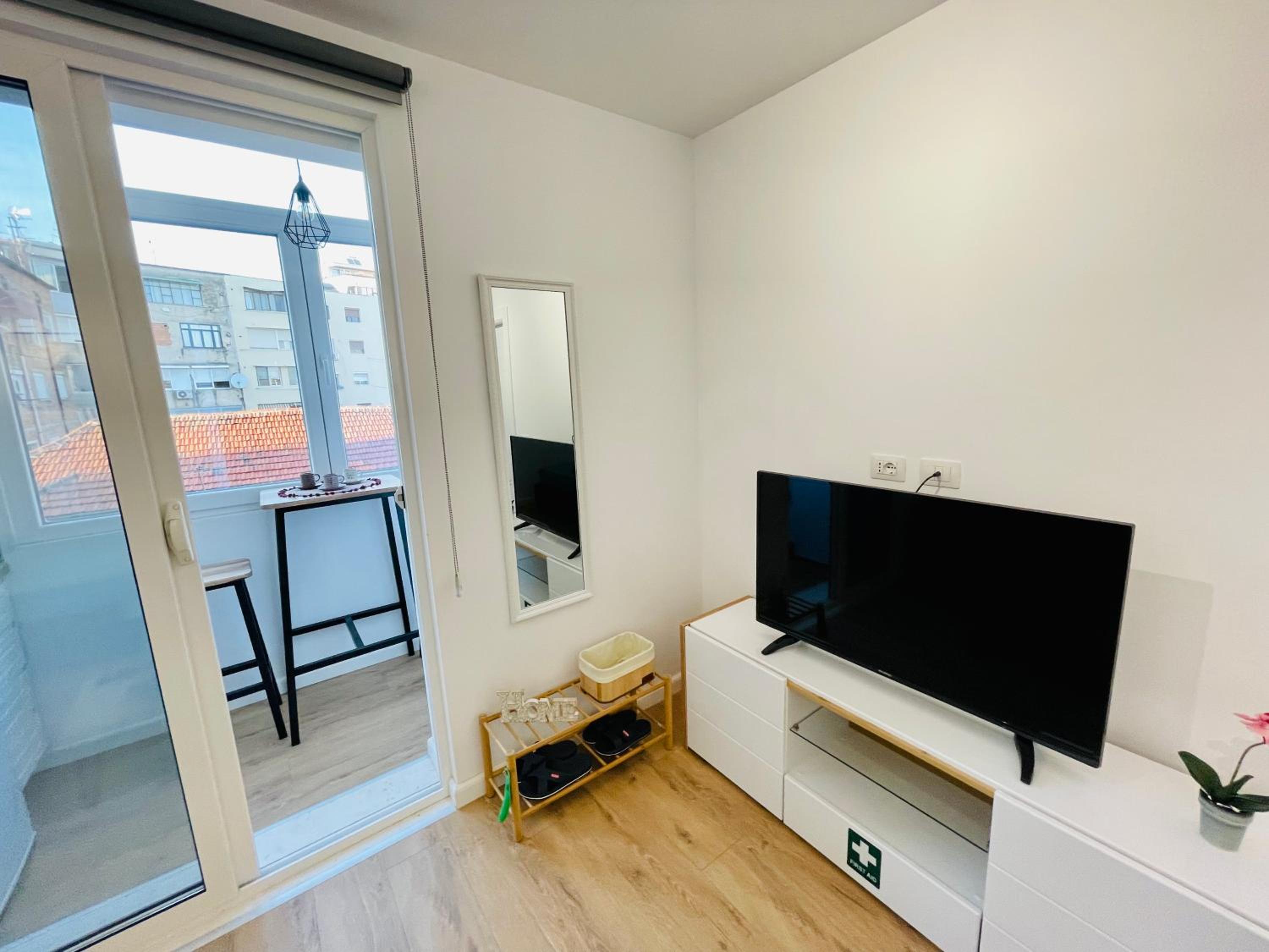 Central Studio Apartment 1, Tirana