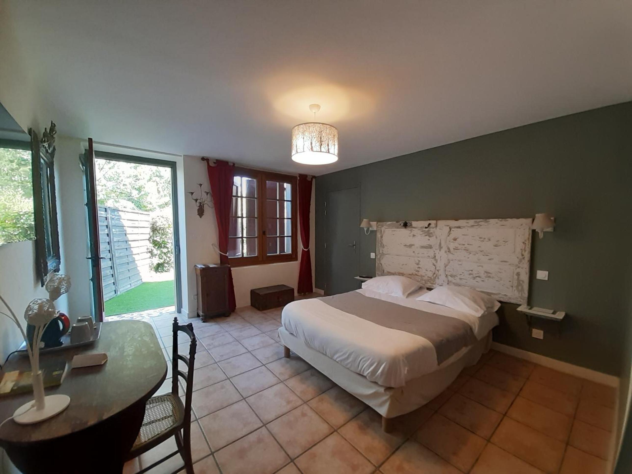 Logis Domaine de Peyrolade