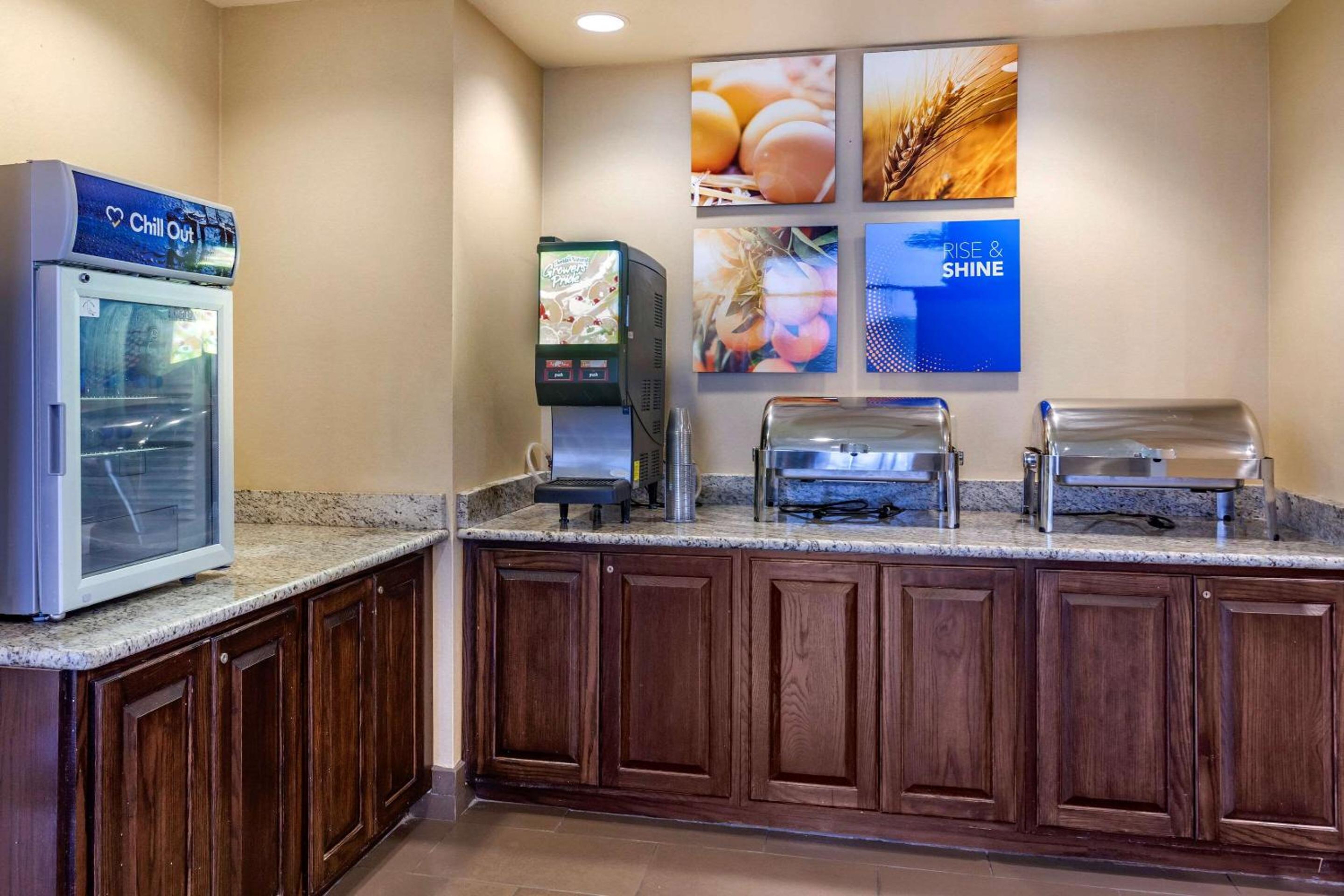Jonesboro Vacations - Comfort Suites Jonesboro University Area - Property Image 3