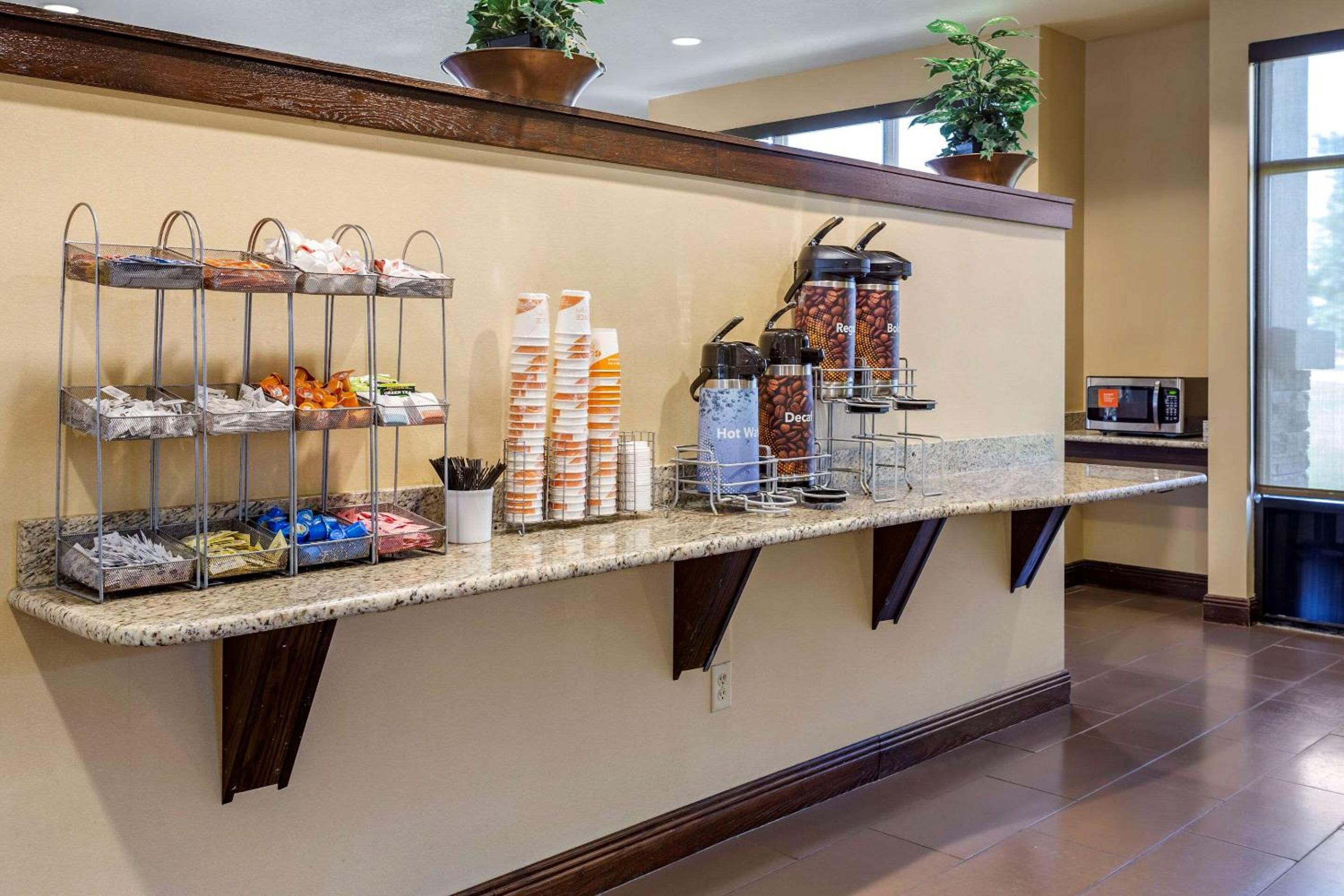 Jonesboro Vacations - Comfort Suites Jonesboro University Area - Property Image 2