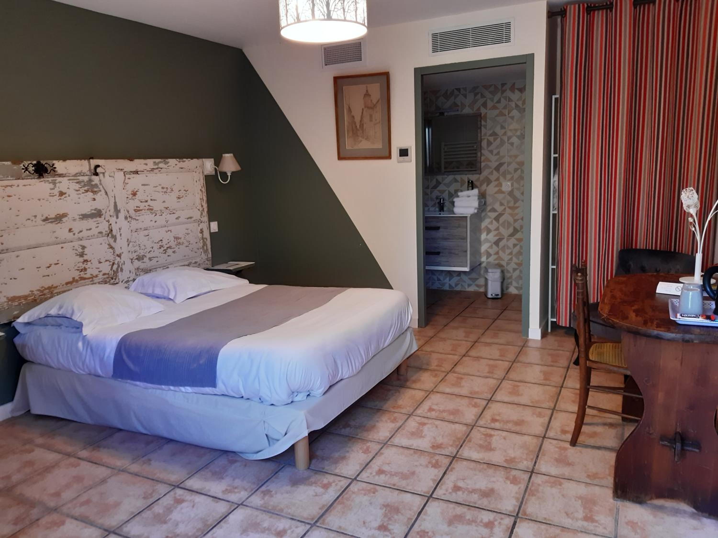 Logis Domaine de Peyrolade