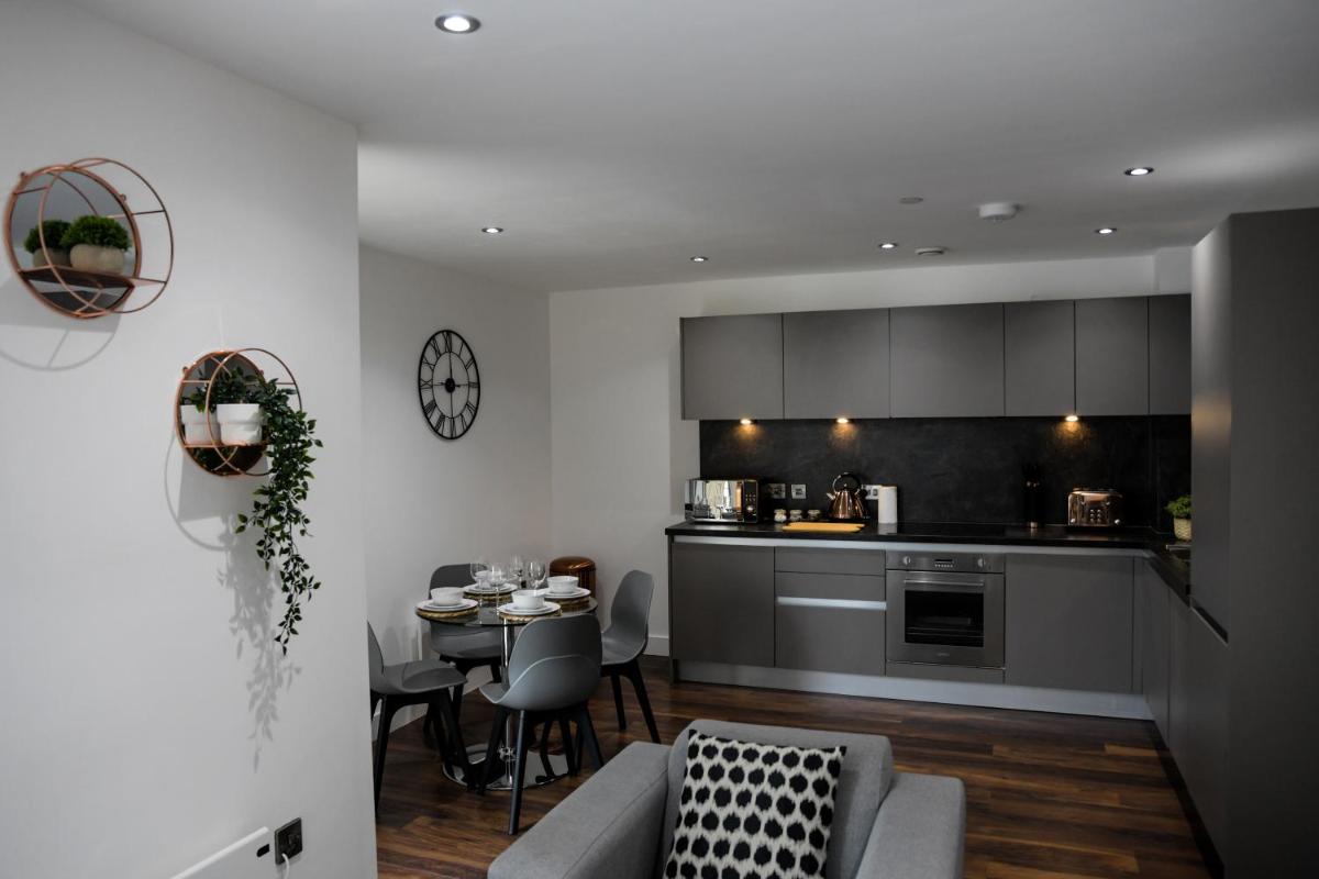OnPoint - Spacious 2 Bedroom Apt, City Centre With Balcony view 2