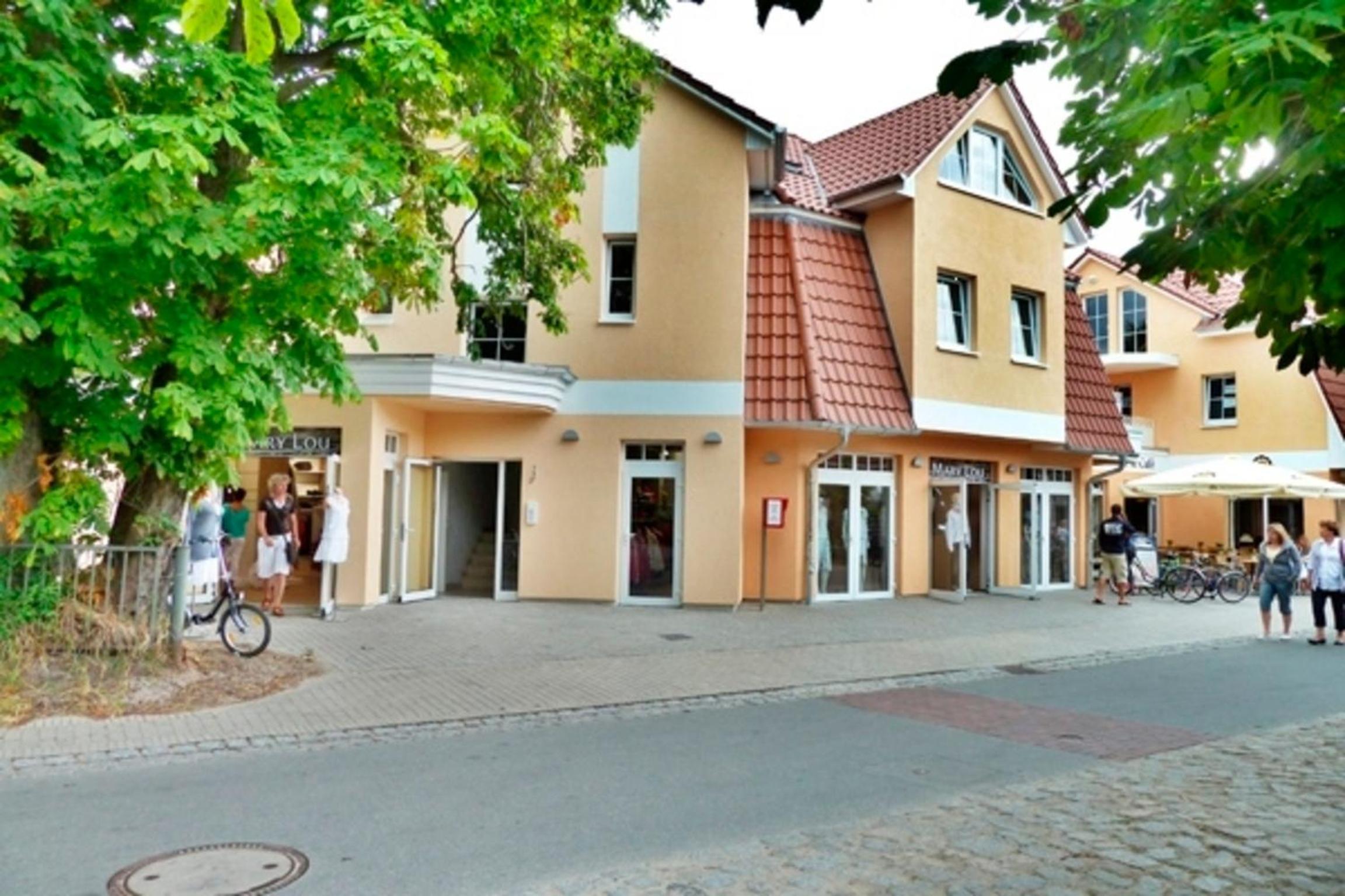 Strandburg, FW 6 en Zingst — building