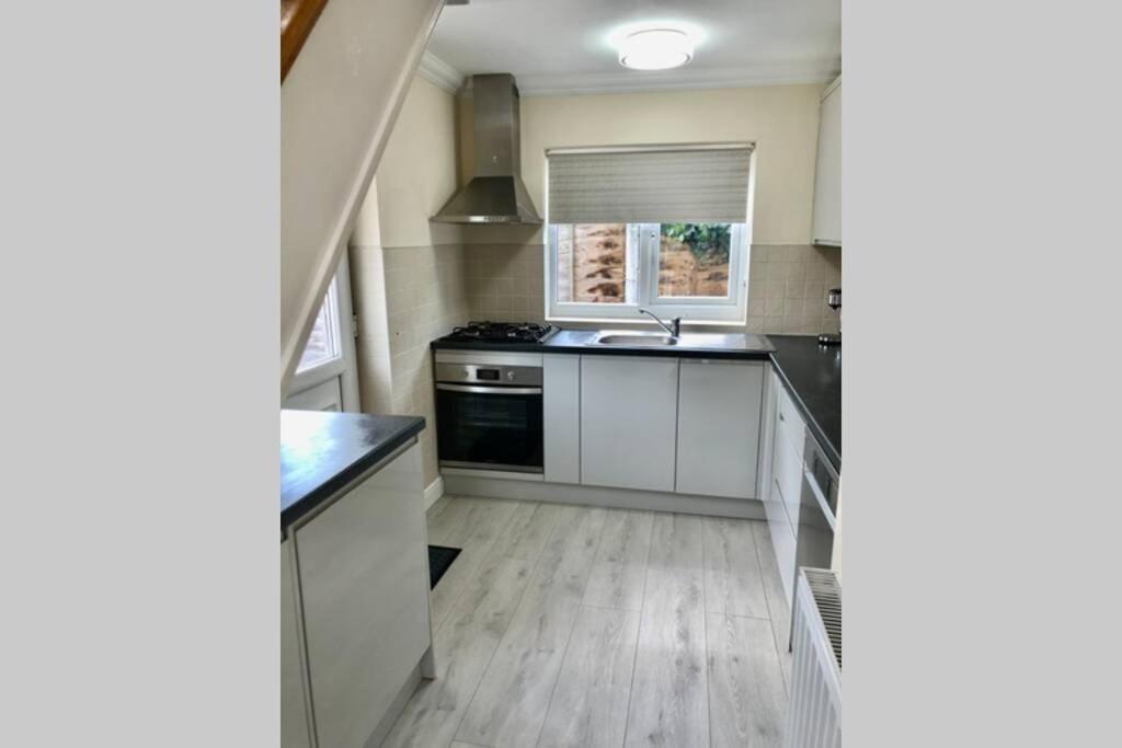 Charming just renovated 2 bed cottage in the centre of village view 4