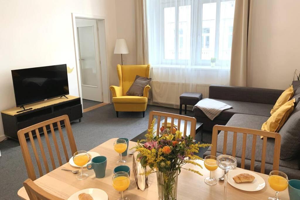 Little Tom Apartments
