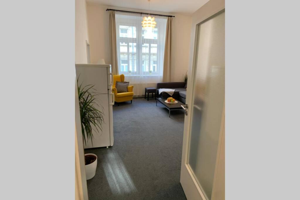 Little Tom Apartments