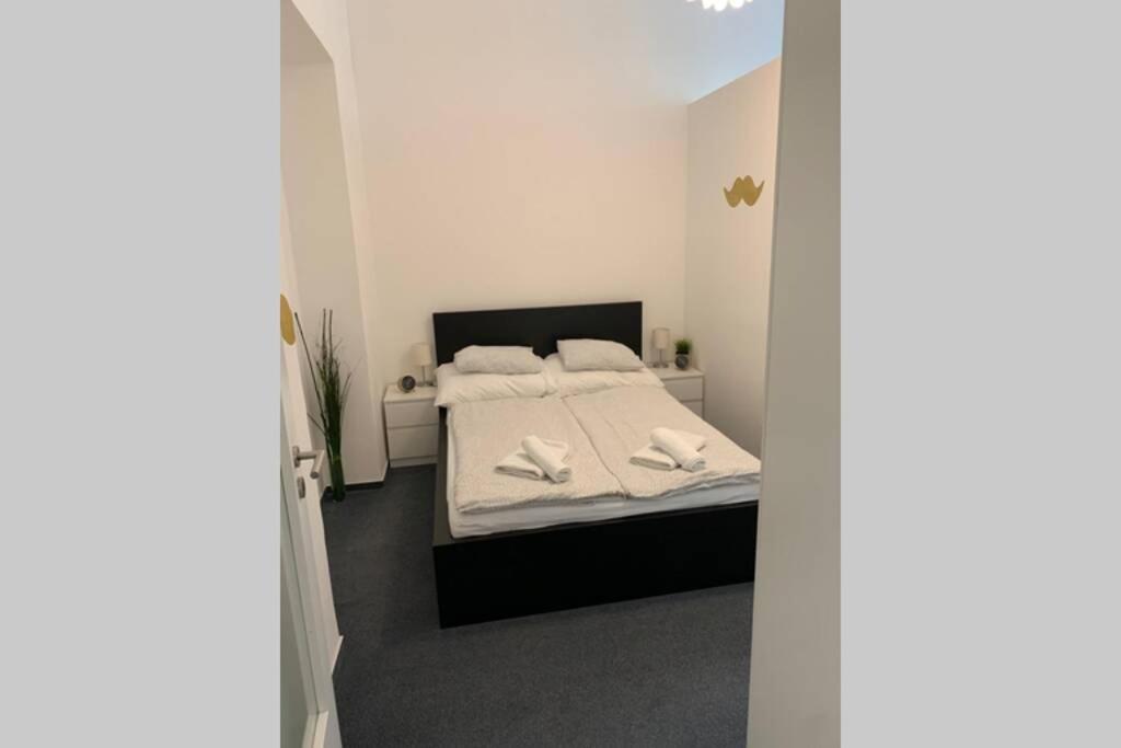 Little Tom Apartments