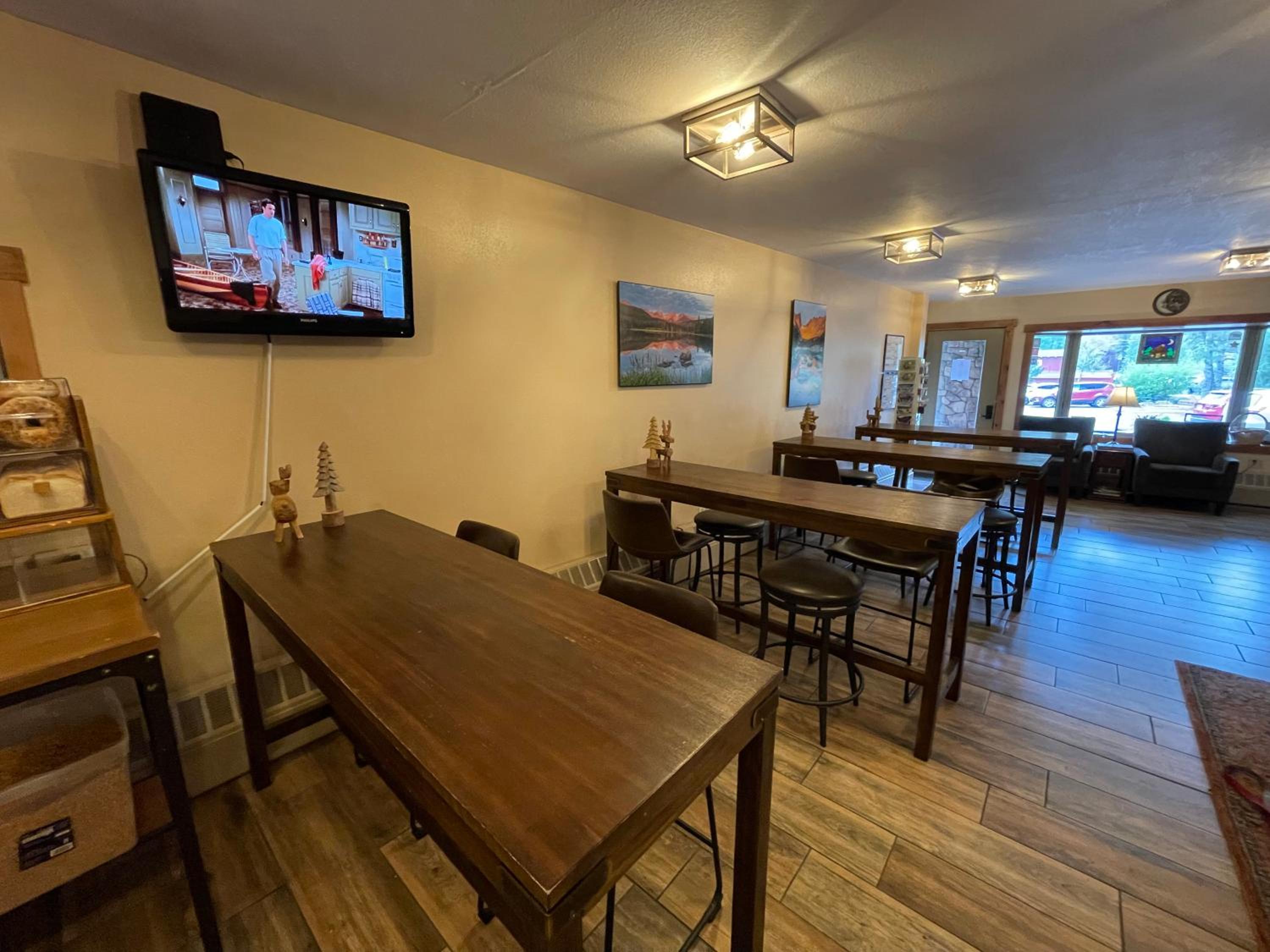 Silver Moon Inn - Property Image 10