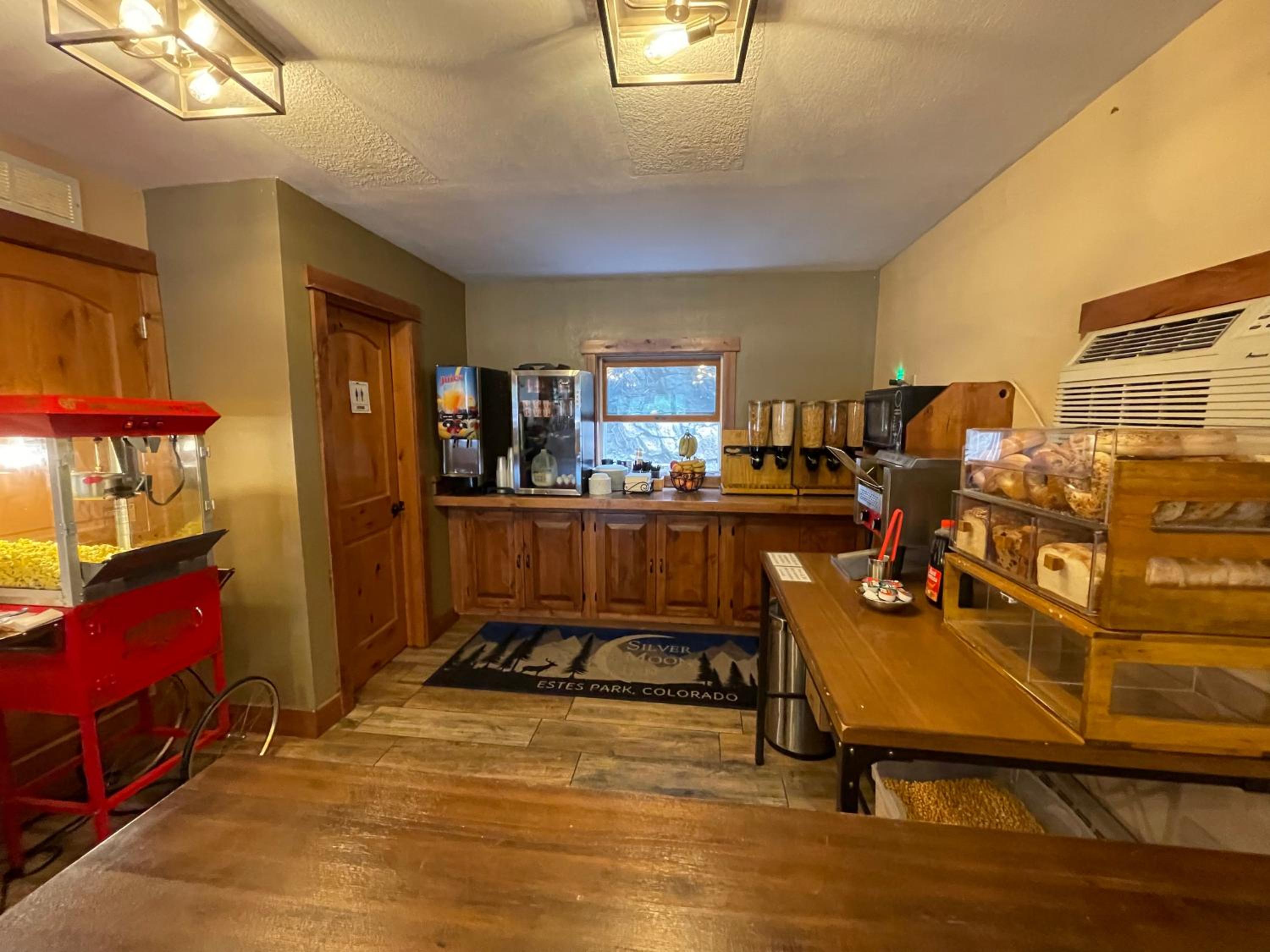 Silver Moon Inn - Property Image 7
