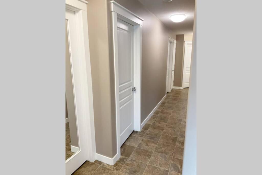 NairaVilla: upscale accommodation for groups view 5