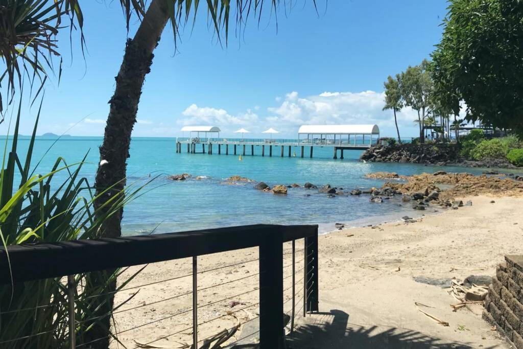 LILY LAMOND TOWNHOUSE, outdoor hammock, 5 min walk to the ocean, in Airlie Beach