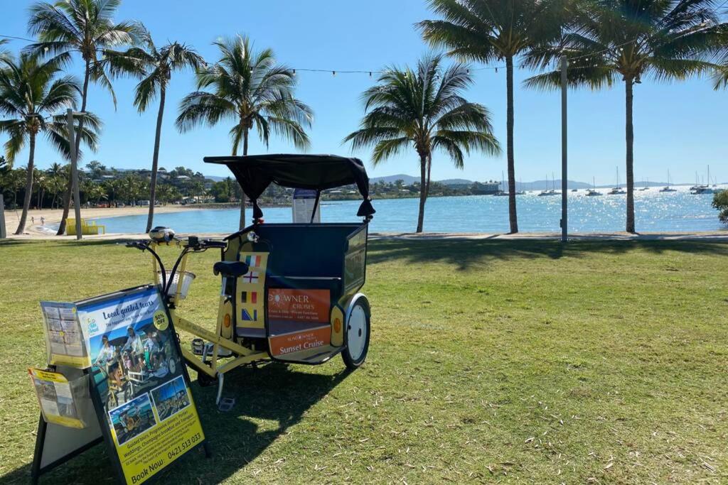 LILY LAMOND TOWNHOUSE, outdoor hammock, 5 min walk to the ocean, in Airlie Beach